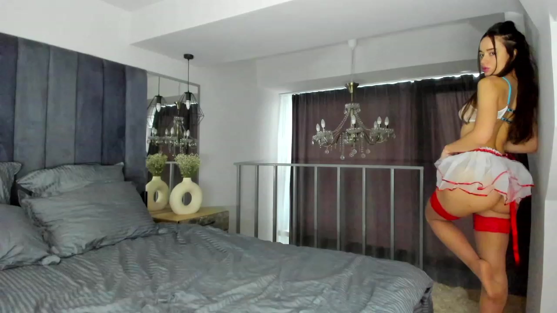 Gallery image thumbnail from Jennytightt's myfreecams stream on, 12/03/2022, 08:03 image 6 of 20