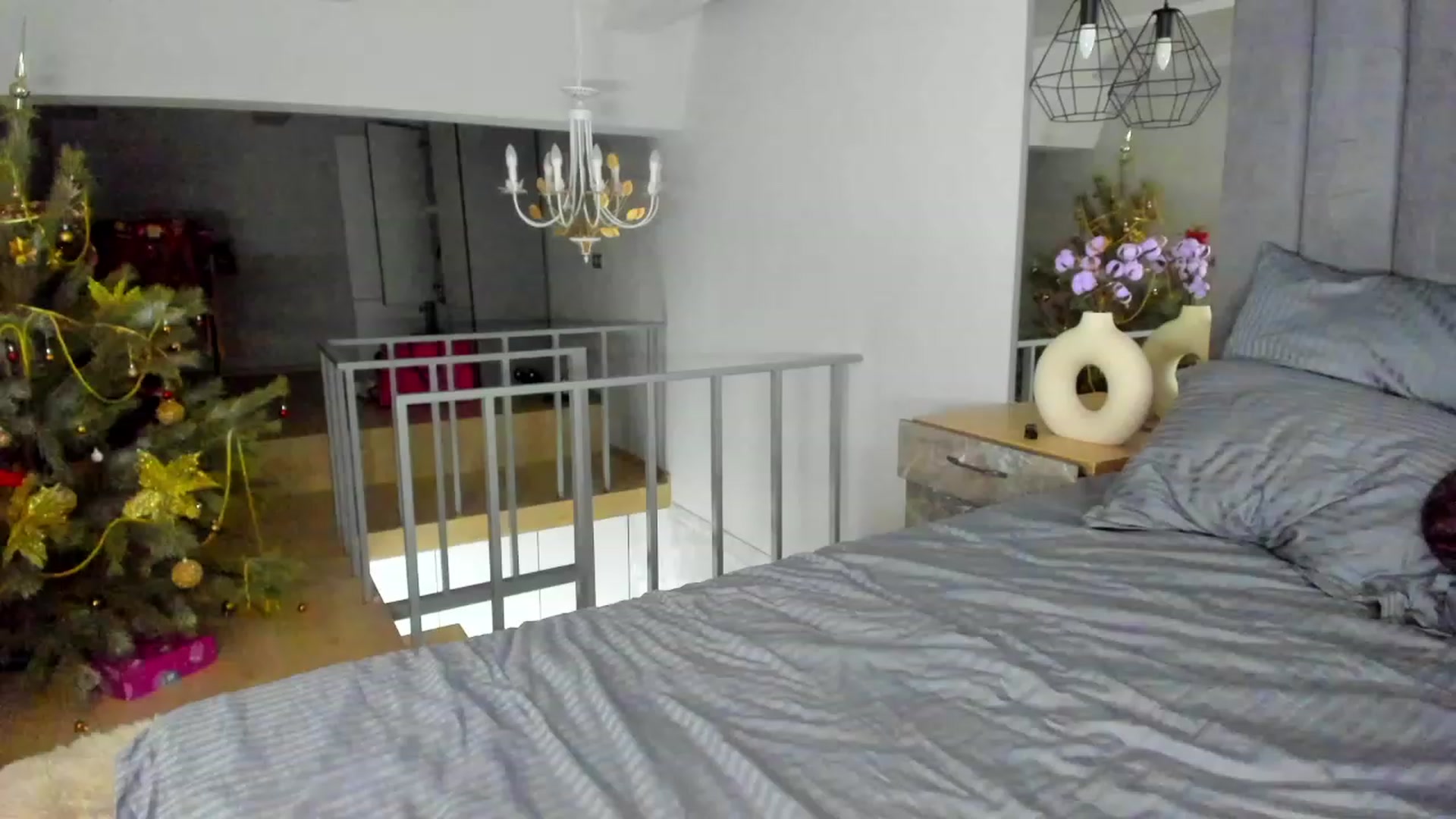 Gallery image thumbnail from Jennytightt's myfreecams stream on, 01/13/2023, 19:14 image 13 of 20