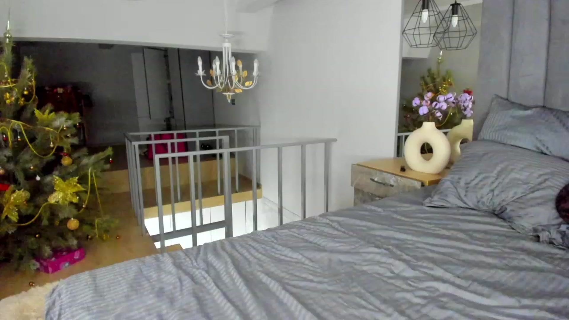 Gallery image thumbnail from Jennytightt's myfreecams stream on, 01/13/2023, 19:14 image 14 of 20