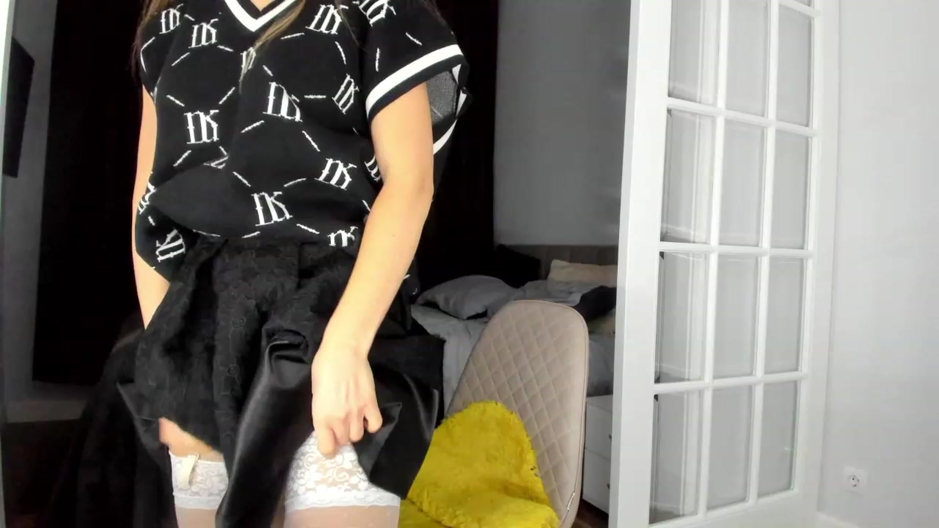 Gallery image thumbnail from Jennytightt's myfreecams stream on, 04/02/2023, 17:20 image 18 of 20