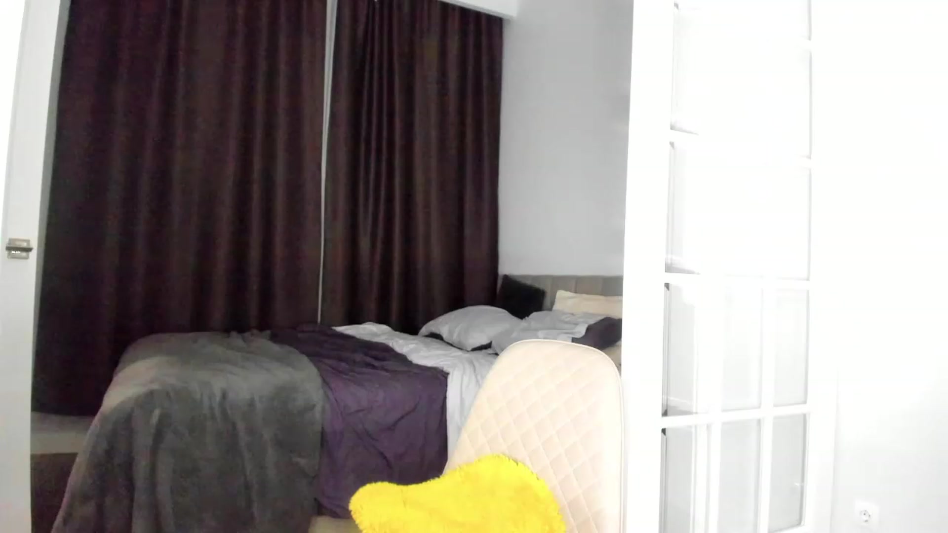 Gallery image thumbnail from Jennytightt's myfreecams stream on, 04/02/2023, 17:20 image 15 of 20