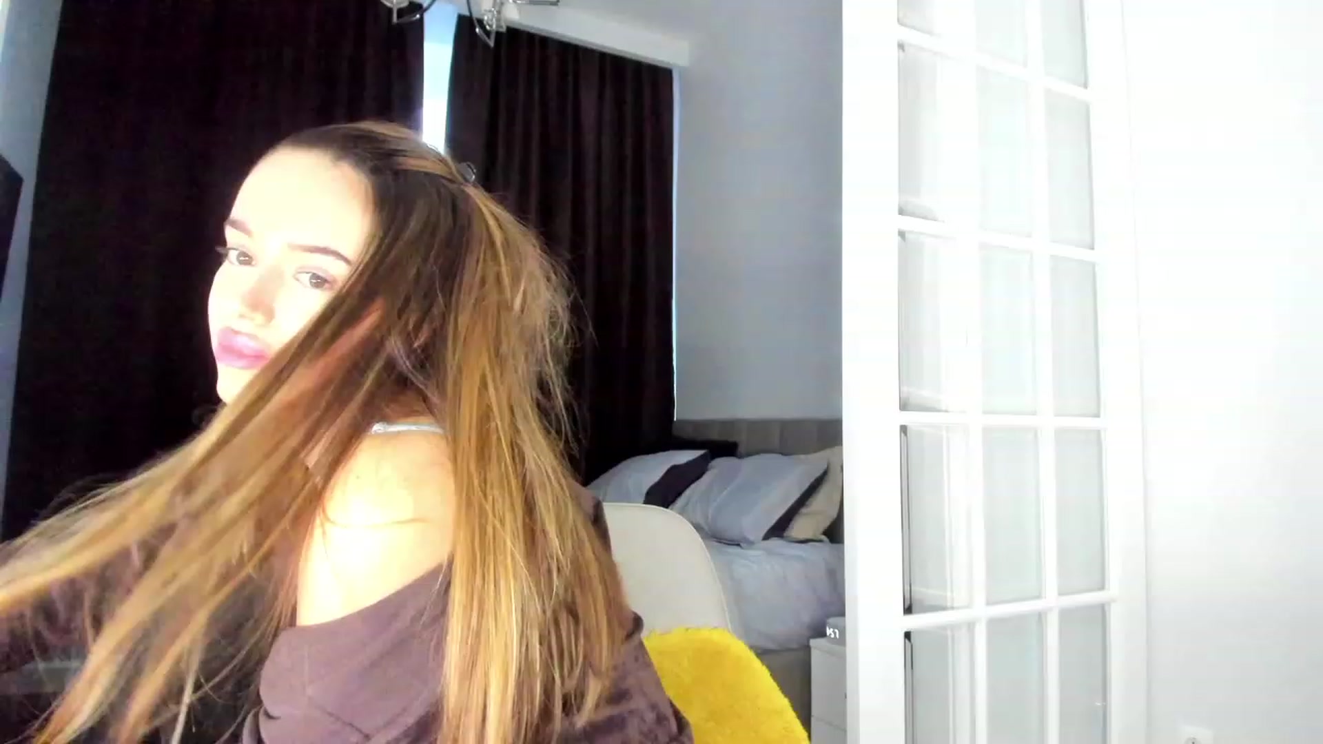 Gallery image thumbnail from Jennytightt's myfreecams stream on, 04/07/2023, 16:01 image 16 of 20