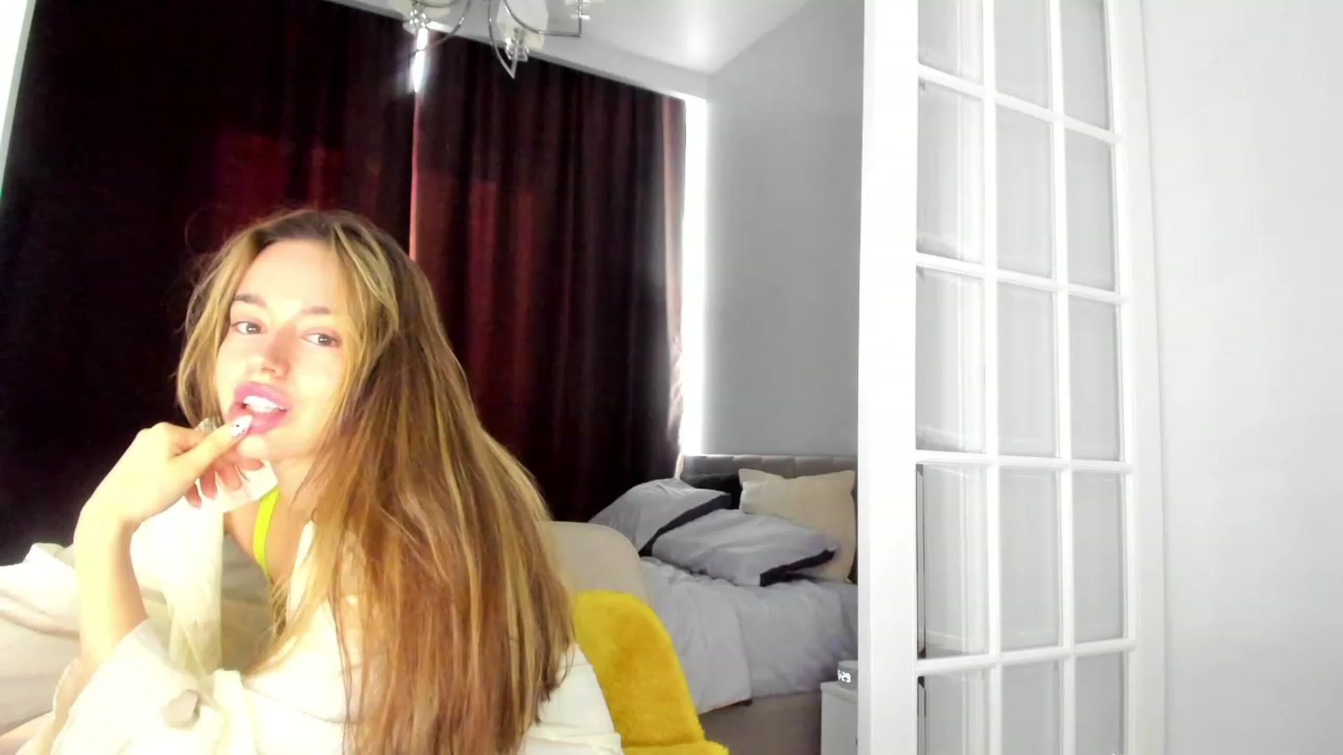 Gallery image thumbnail from Jennytightt's myfreecams stream on, 04/08/2023, 13:10 image 12 of 20
