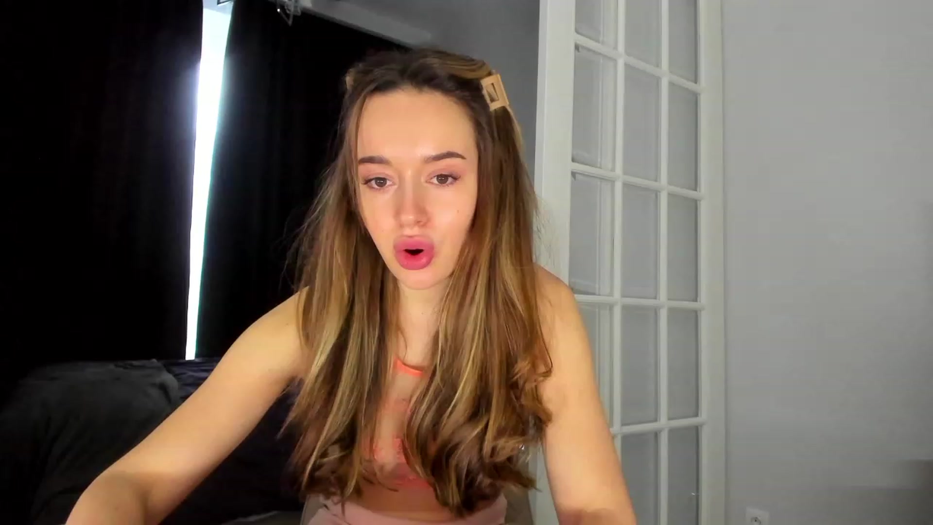 Gallery image thumbnail from Jennytightt's myfreecams stream on, 04/16/2023, 15:48 image 2 of 20