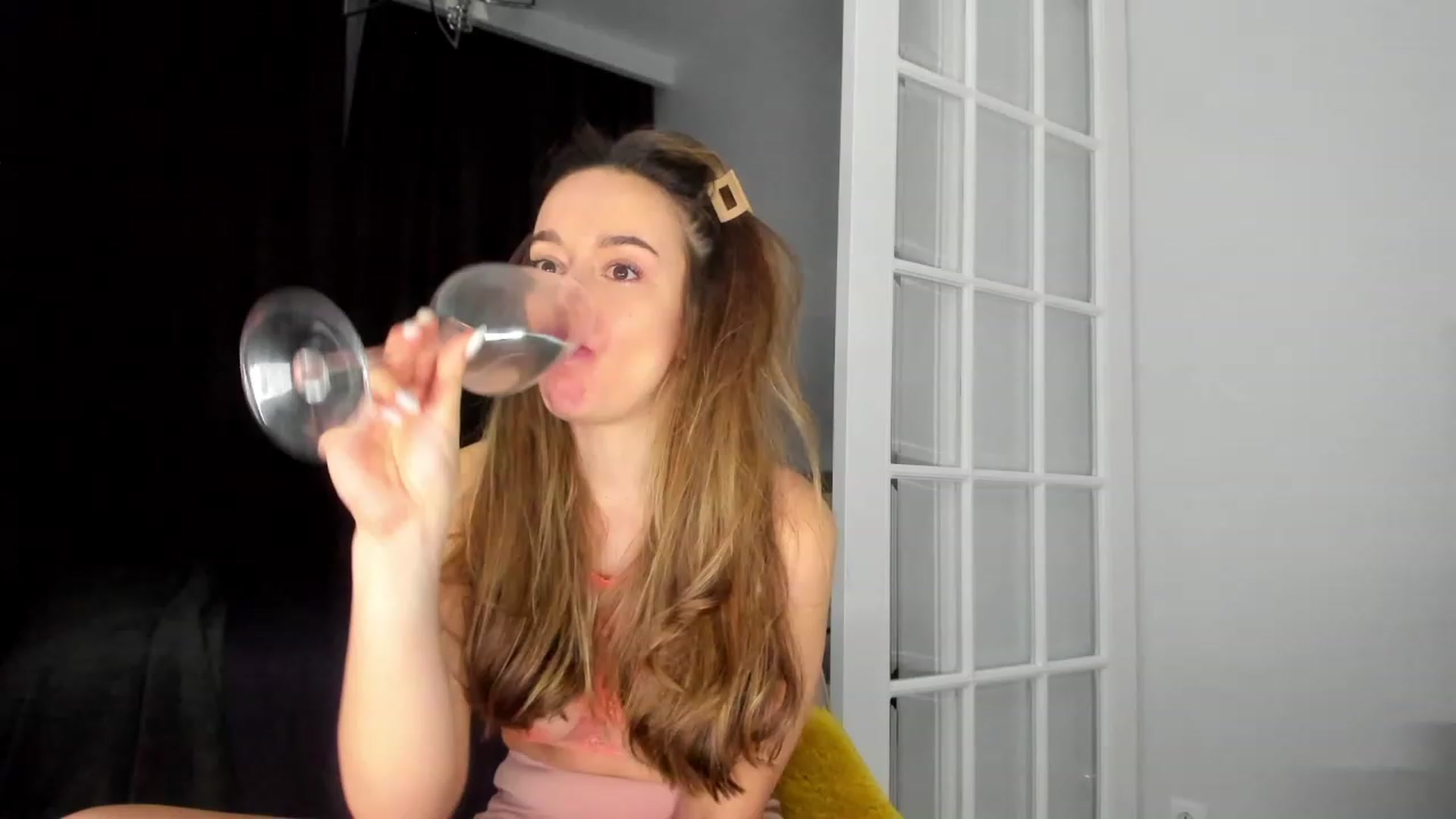 Gallery image thumbnail from Jennytightt's myfreecams stream on, 04/16/2023, 20:02 image 1 of 20