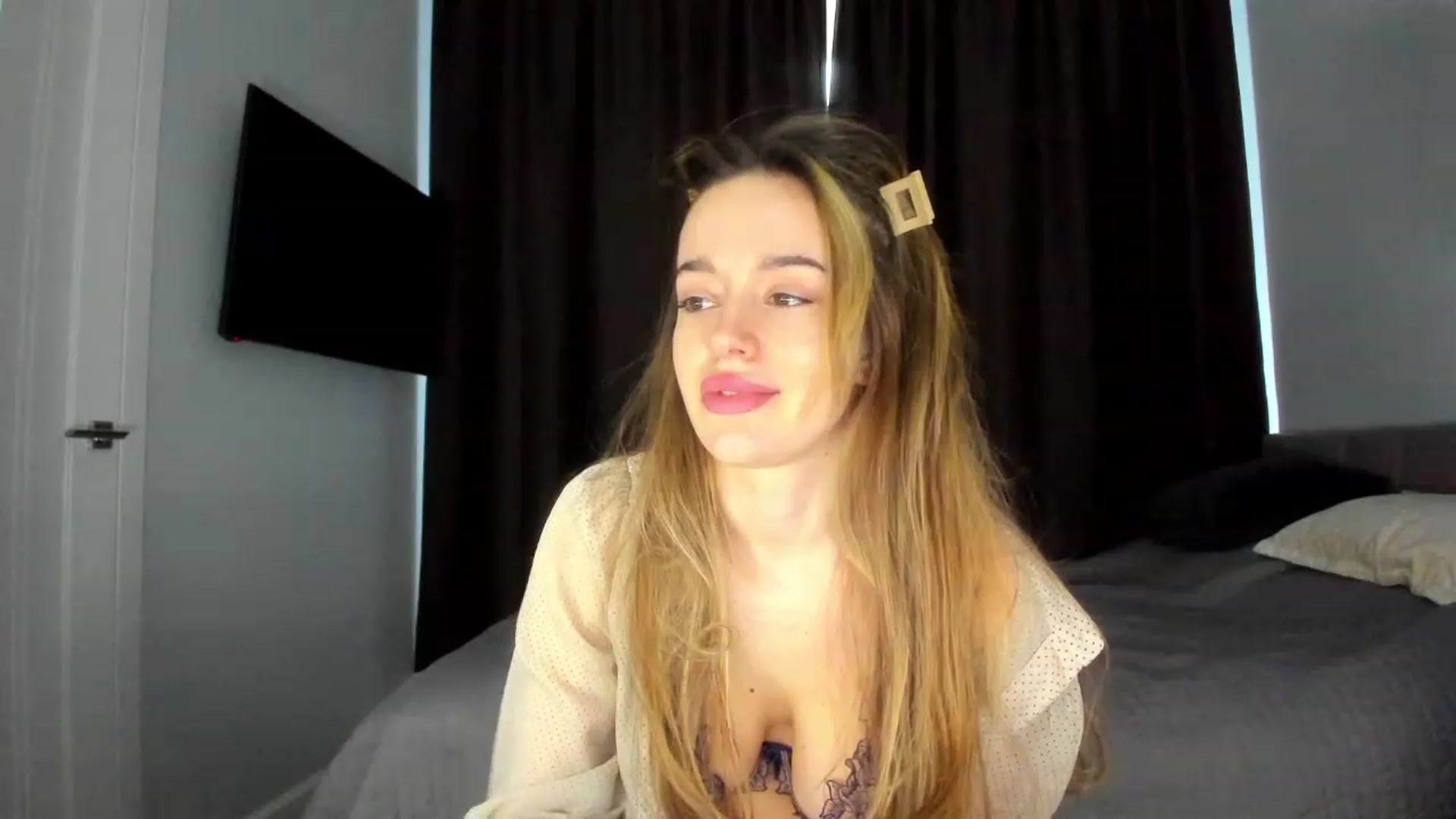 Gallery image thumbnail from Jennytightt's myfreecams stream on, 05/07/2023, 16:22 image 20 of 20