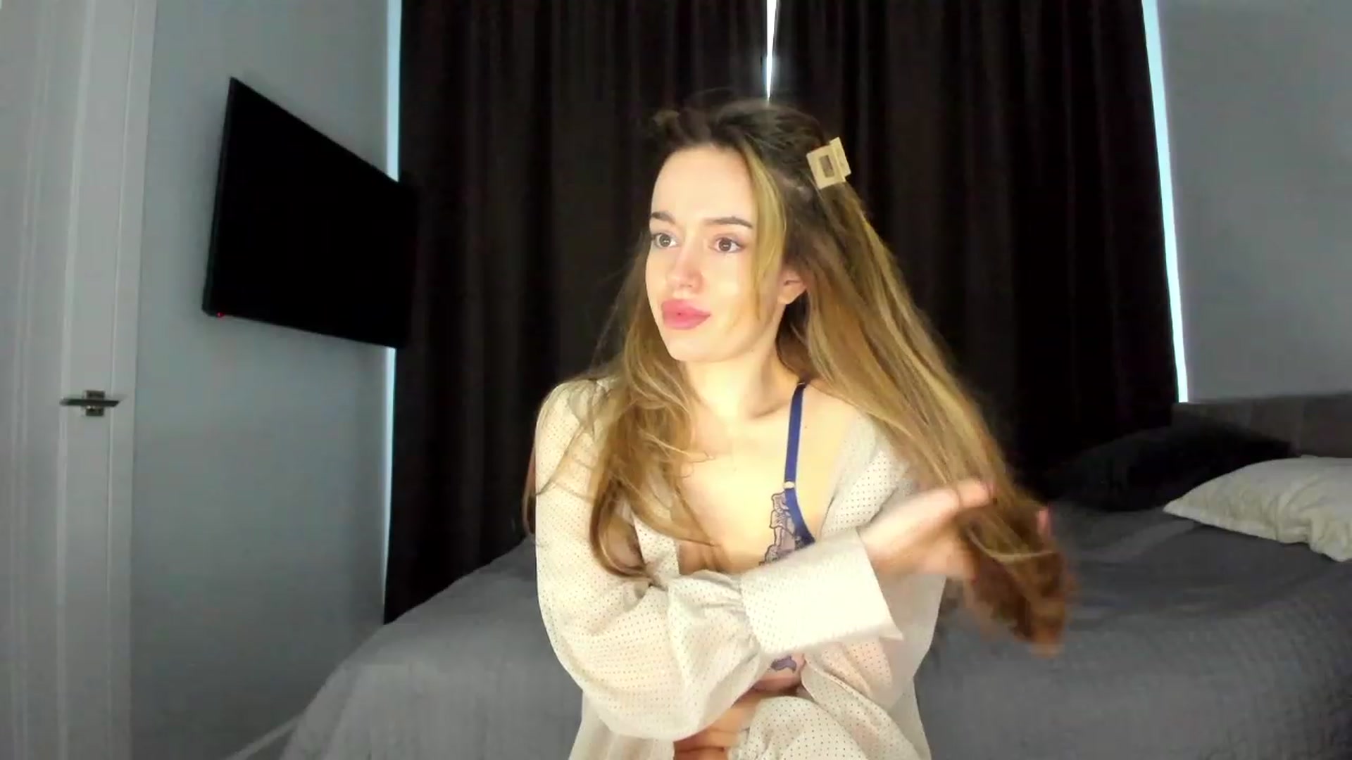 Gallery image thumbnail from Jennytightt's myfreecams stream on, 05/07/2023, 16:22 image 19 of 20