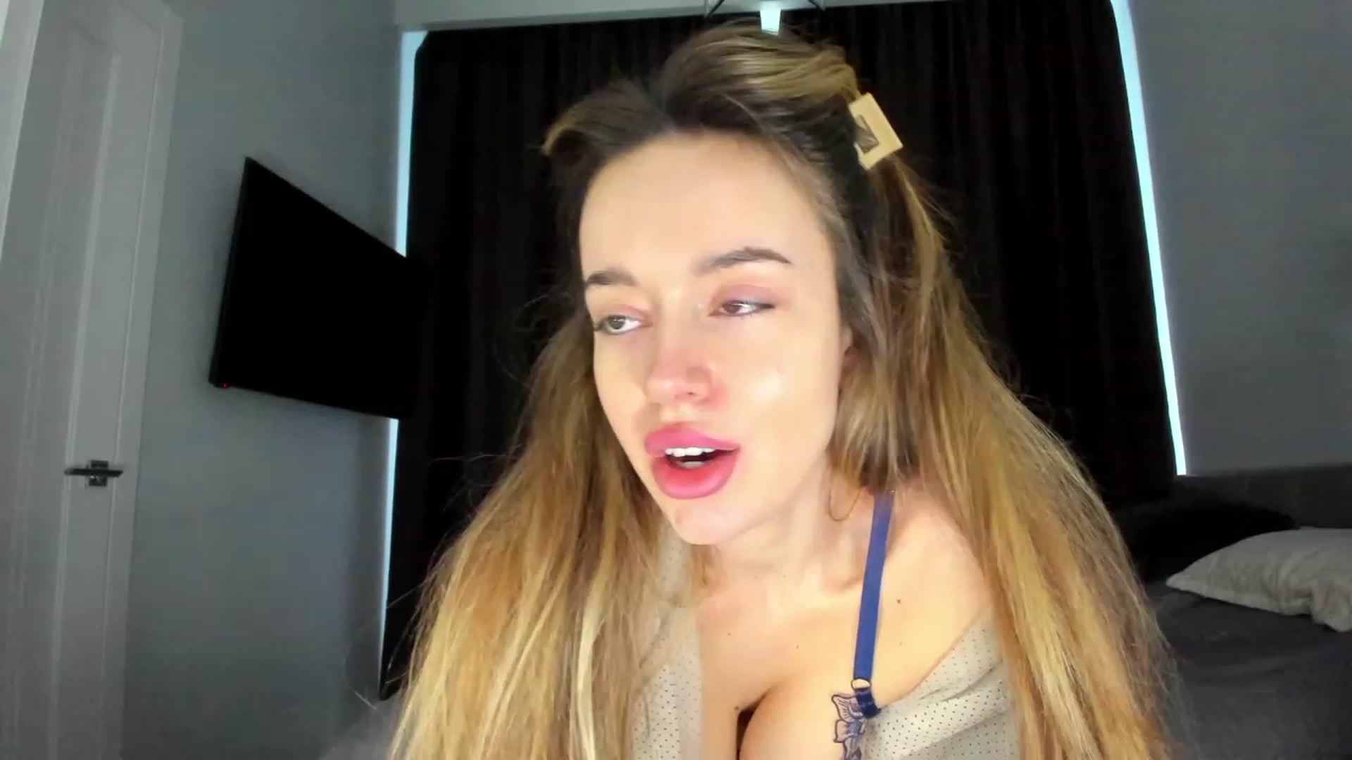 Gallery image thumbnail from Jennytightt's myfreecams stream on, 05/07/2023, 16:22 image 1 of 20