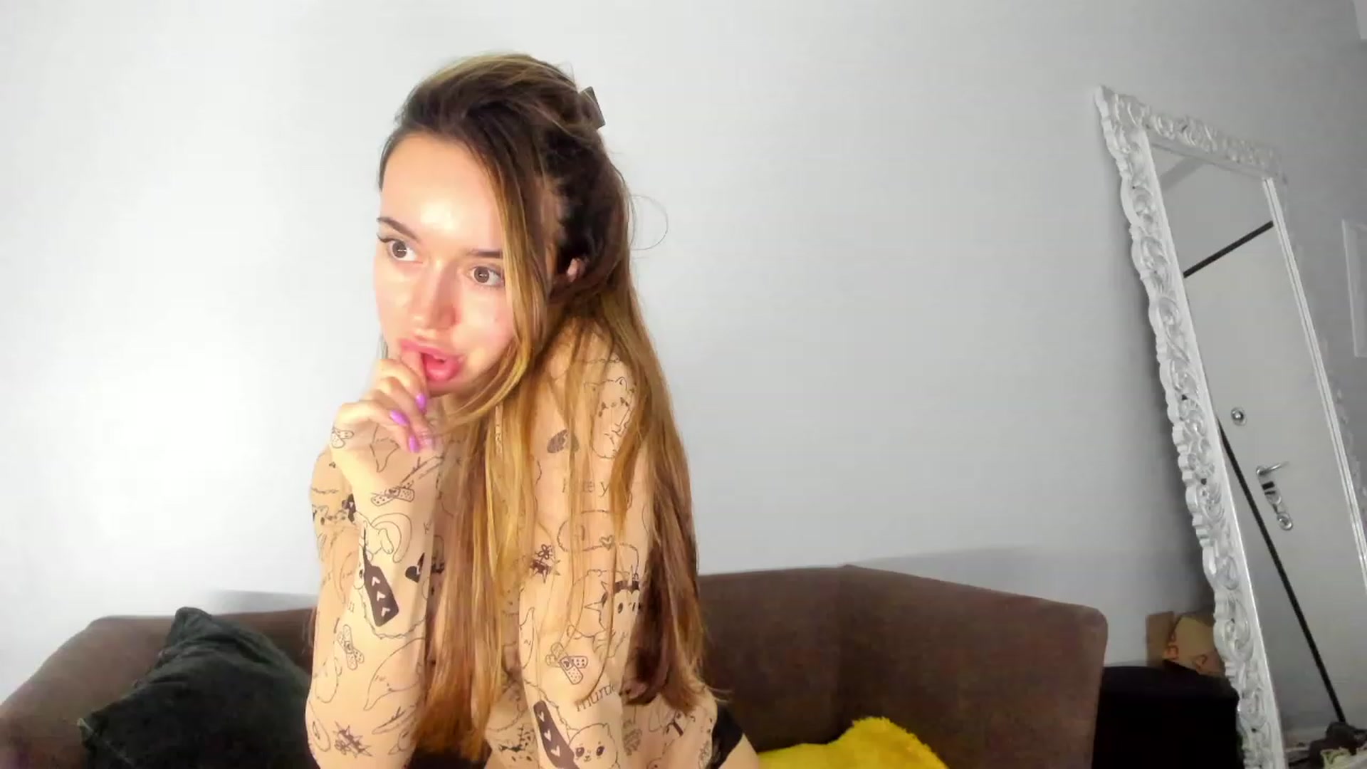 Gallery image thumbnail from Jennytightt's myfreecams stream on, 05/19/2023, 18:39 image 19 of 20