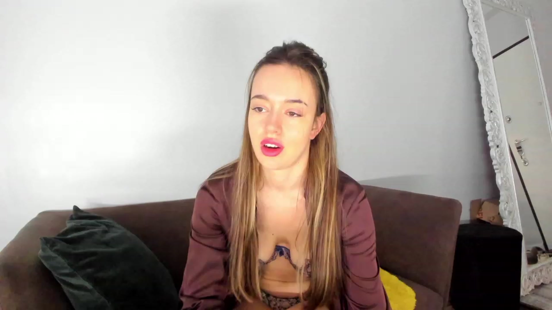 Gallery image thumbnail from Jennytightt's myfreecams stream on, 05/22/2023, 16:06 image 15 of 20