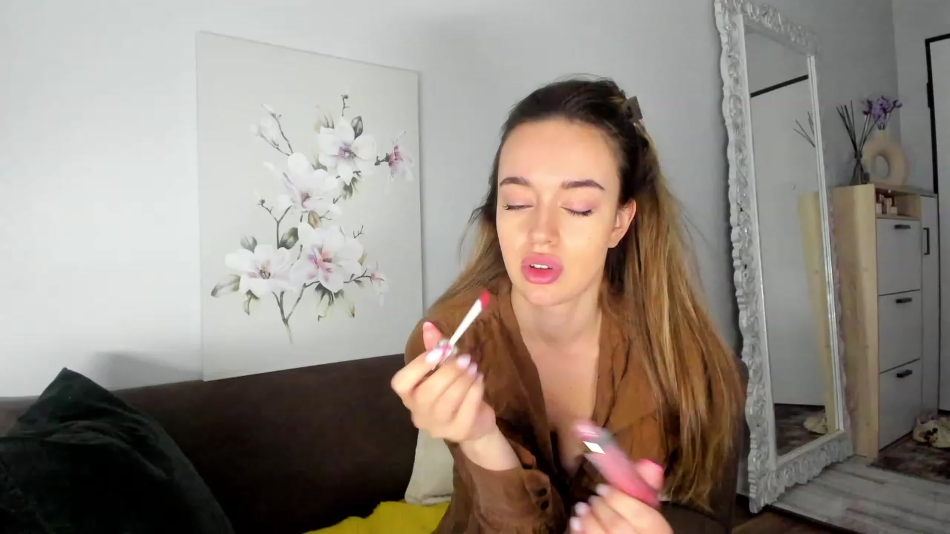 Gallery image thumbnail from Jennytightt's myfreecams stream on, 06/18/2023, 08:08 image 3 of 20