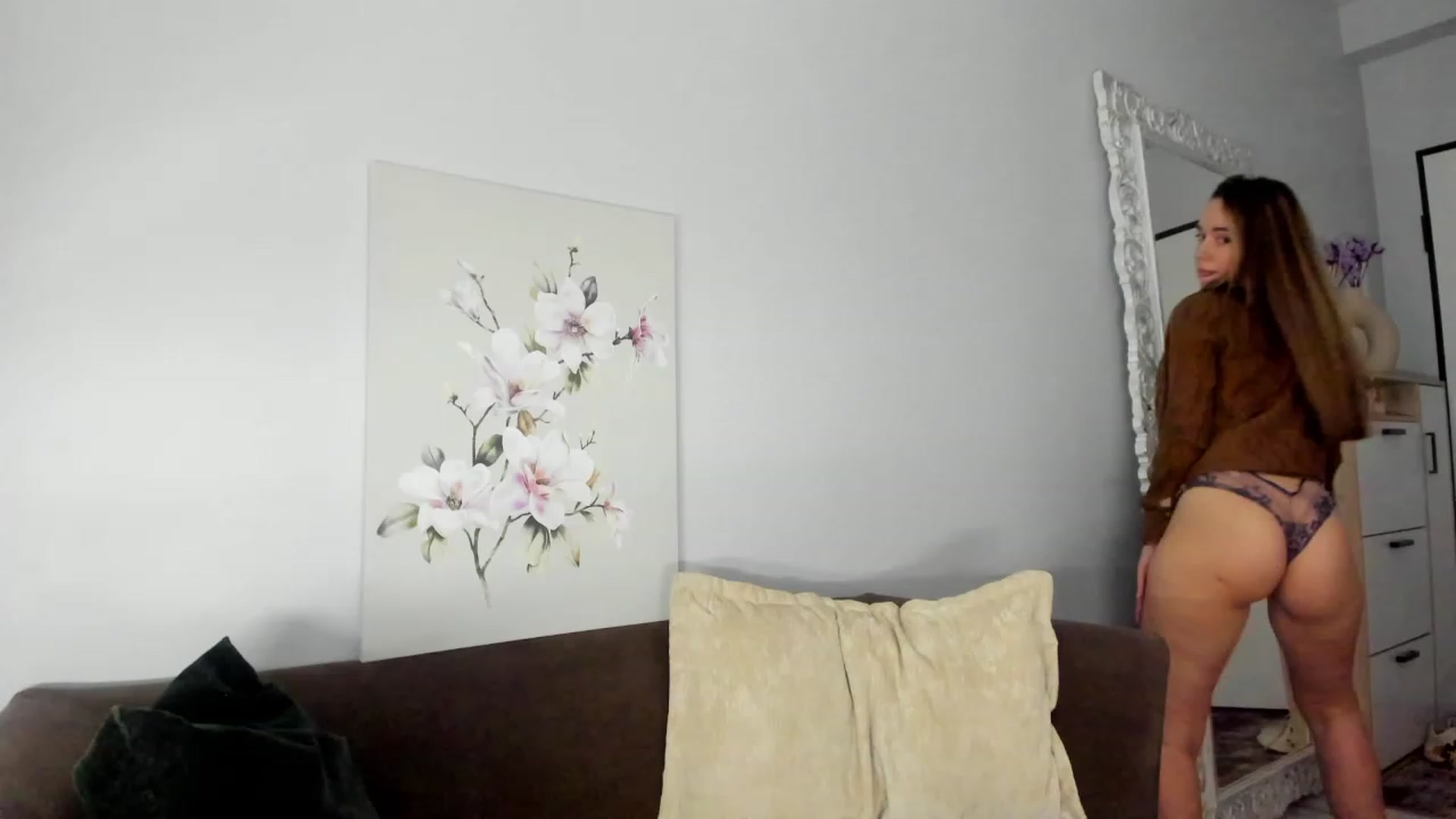 Gallery image thumbnail from Jennytightt's myfreecams stream on, 06/18/2023, 10:24 image 14 of 20