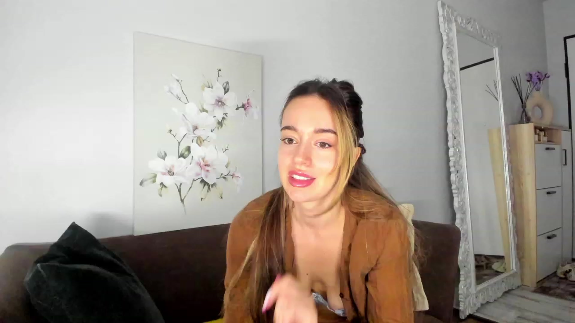 Gallery image thumbnail from Jennytightt's myfreecams stream on, 06/18/2023, 16:55 image 2 of 20