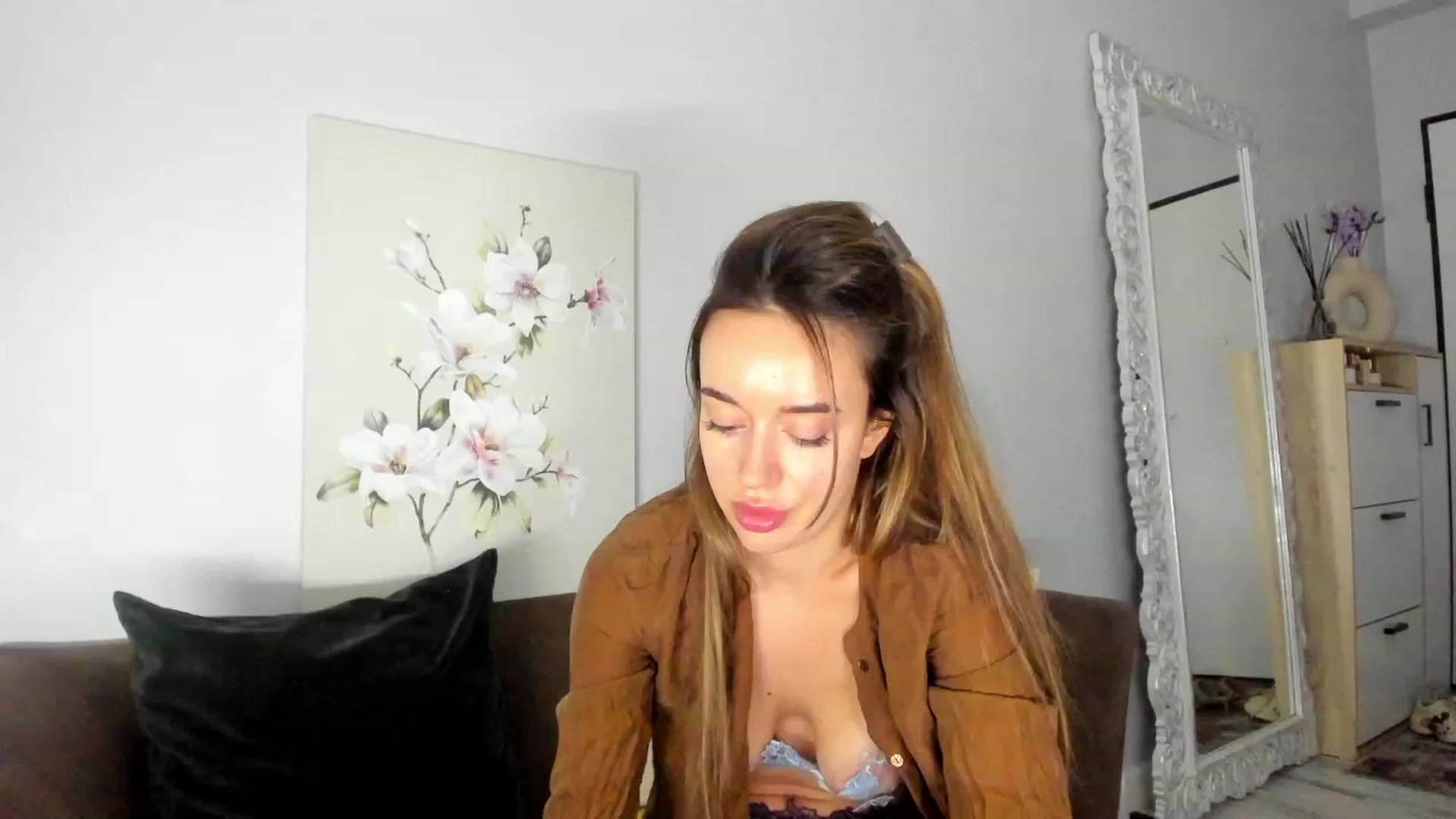 Gallery image thumbnail from Jennytightt's myfreecams stream on, 06/18/2023, 19:22 image 16 of 20