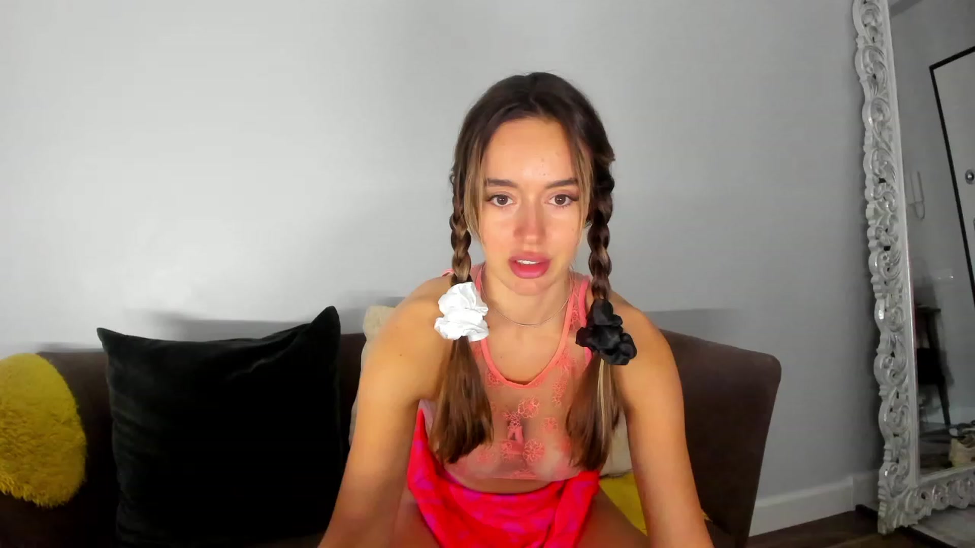 Gallery image thumbnail from Jennytightt's myfreecams stream on, 08/25/2023, 14:44 image 7 of 20