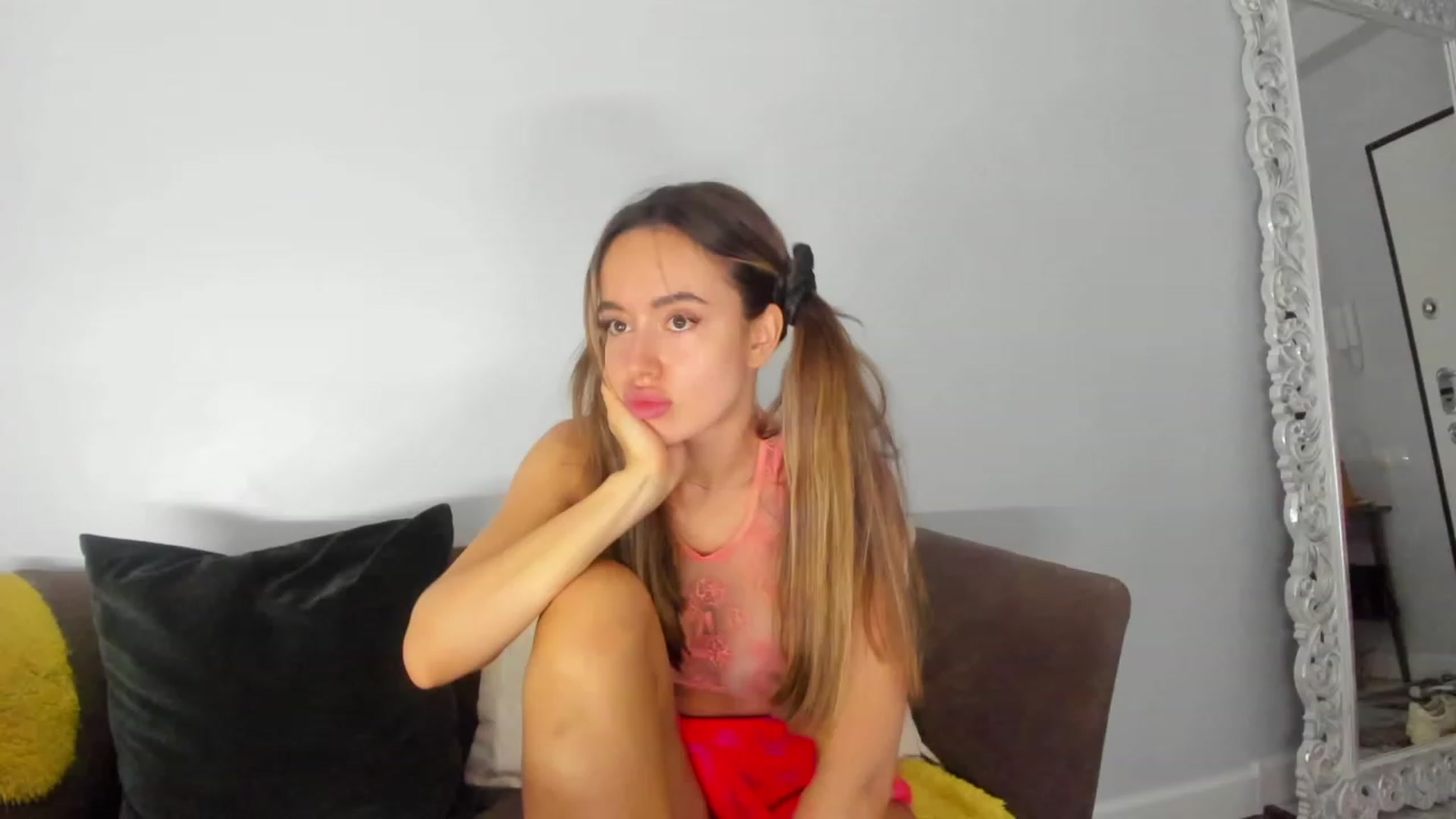 Gallery image thumbnail from Jennytightt's myfreecams stream on, 08/25/2023, 16:14 image 4 of 20