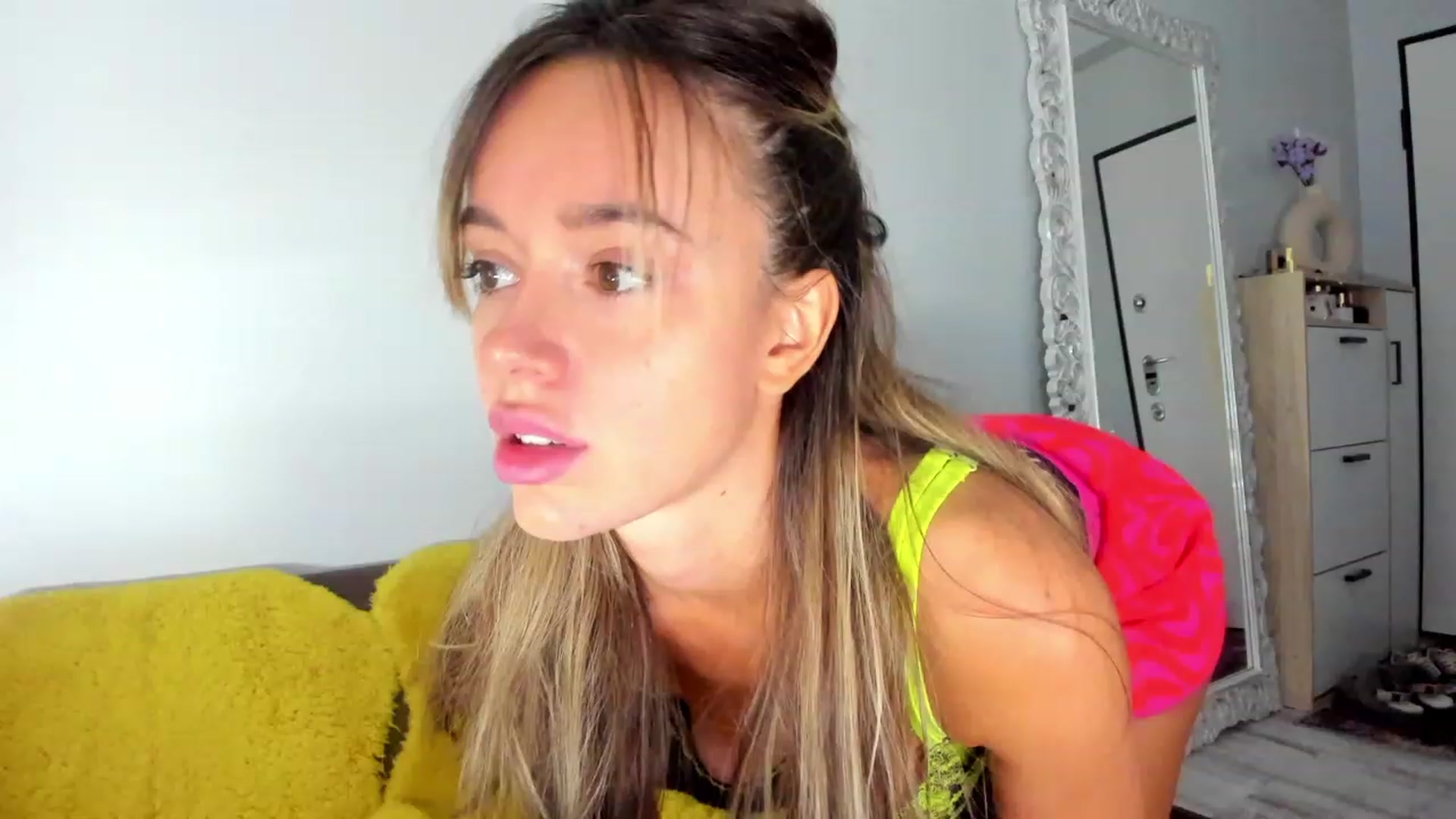 Gallery image thumbnail from Jennytightt's myfreecams stream on, 10/08/2023, 17:46 image 5 of 20