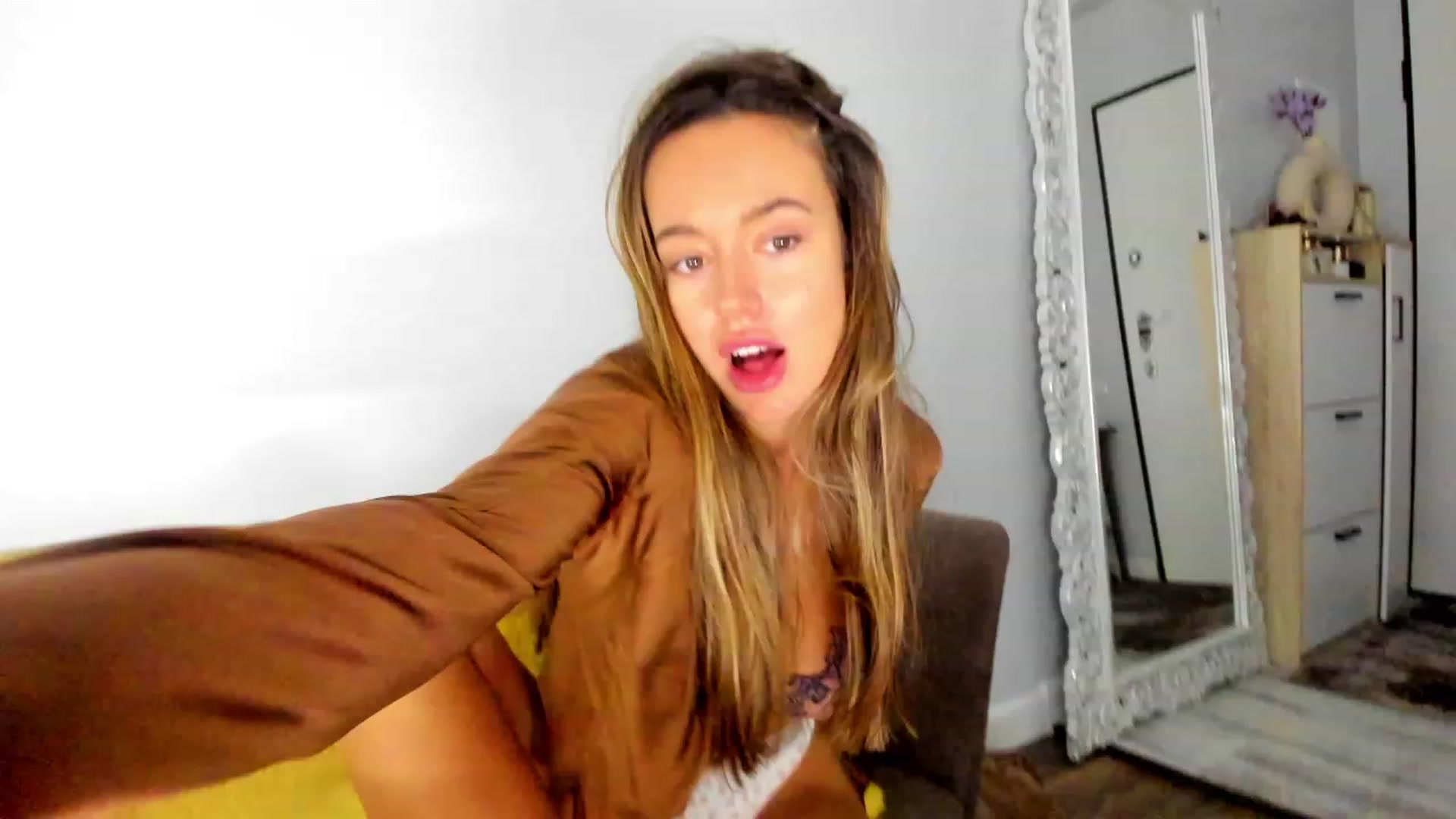 Gallery image thumbnail from Jennytightt's myfreecams stream on, 10/09/2023, 16:55 image 13 of 20