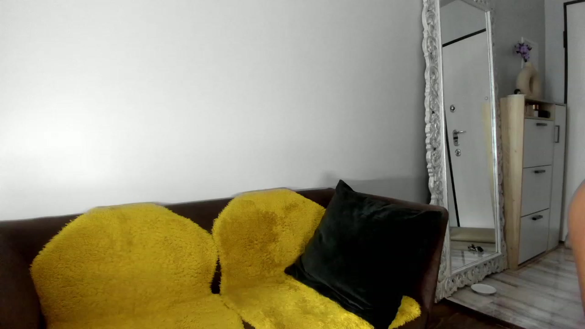 Gallery image thumbnail from Jennytightt's myfreecams stream on, 10/13/2023, 08:18 image 10 of 20