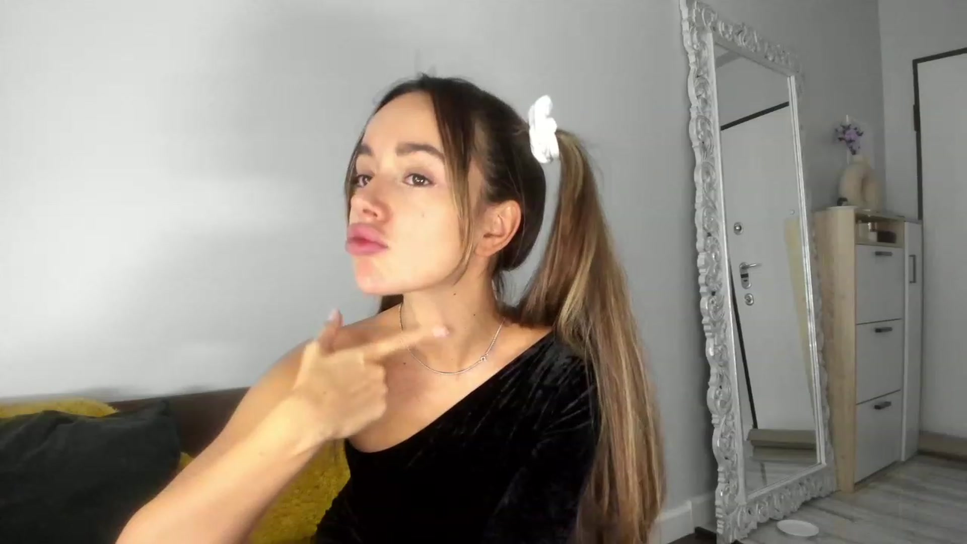 Gallery image thumbnail from Jennytightt's myfreecams stream on, 10/15/2023, 09:00 image 6 of 20