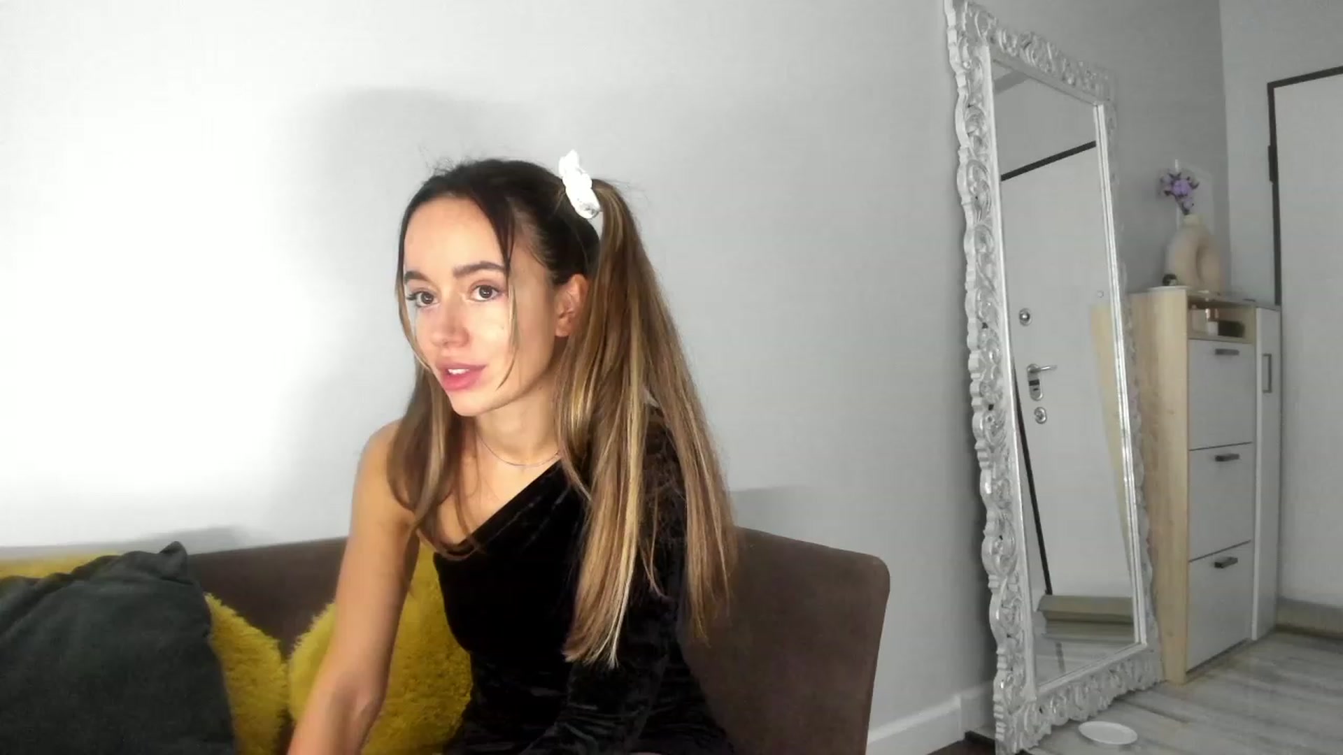 Gallery image thumbnail from Jennytightt's myfreecams stream on, 10/15/2023, 09:00 image 1 of 20