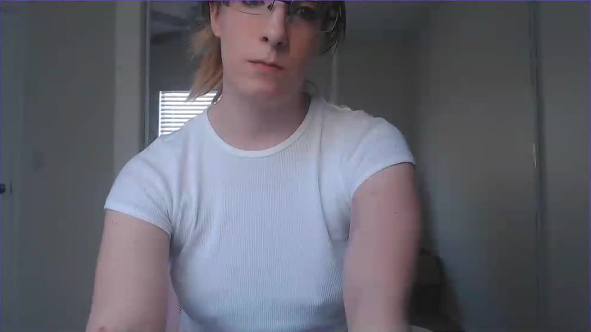 Gallery image thumbnail from Jennyyfae's myfreecams stream on, 04/21/2023, 18:28 image 16 of 20