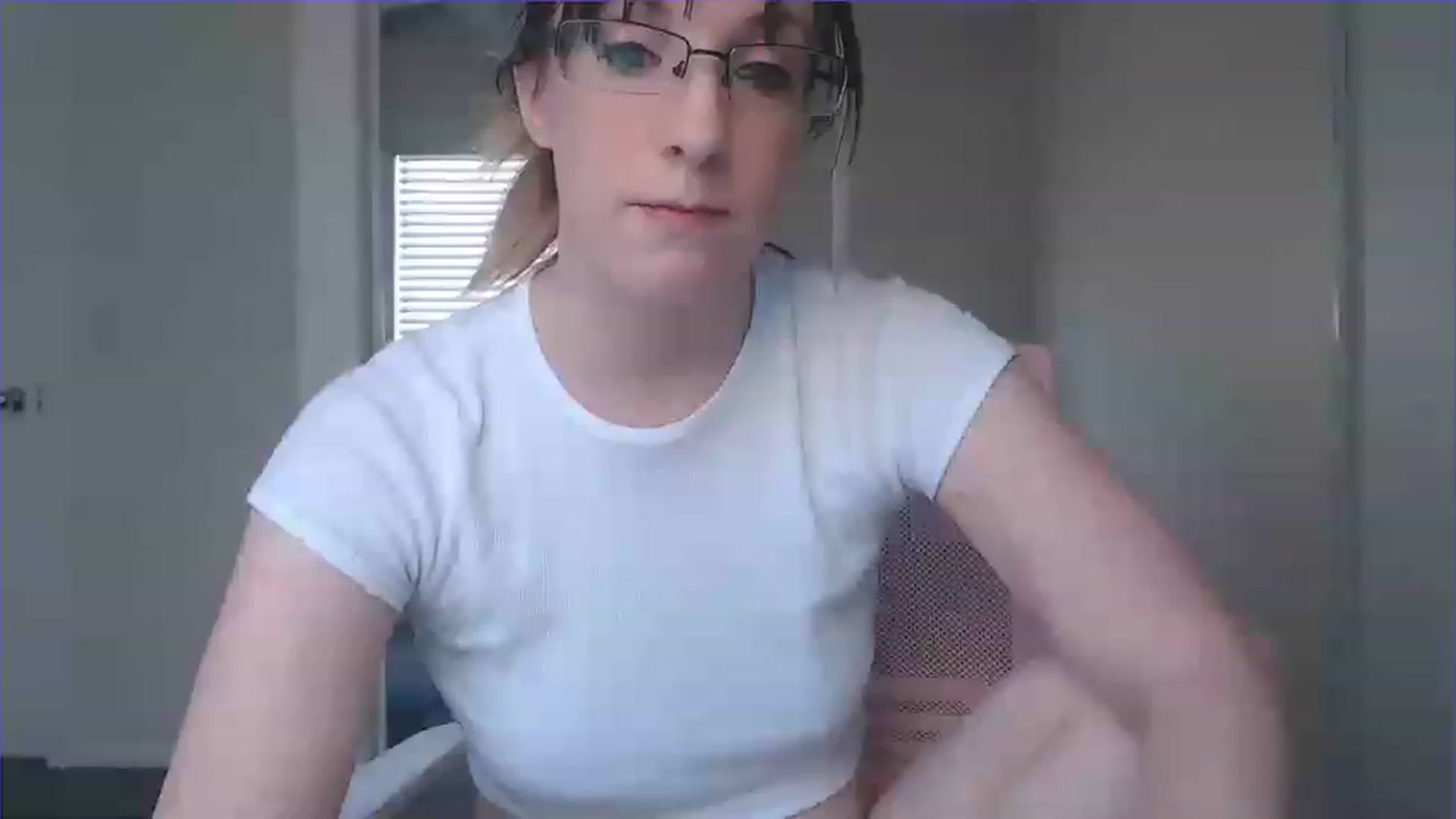 Gallery image thumbnail from Jennyyfae's myfreecams stream on, 04/21/2023, 18:28 image 18 of 20