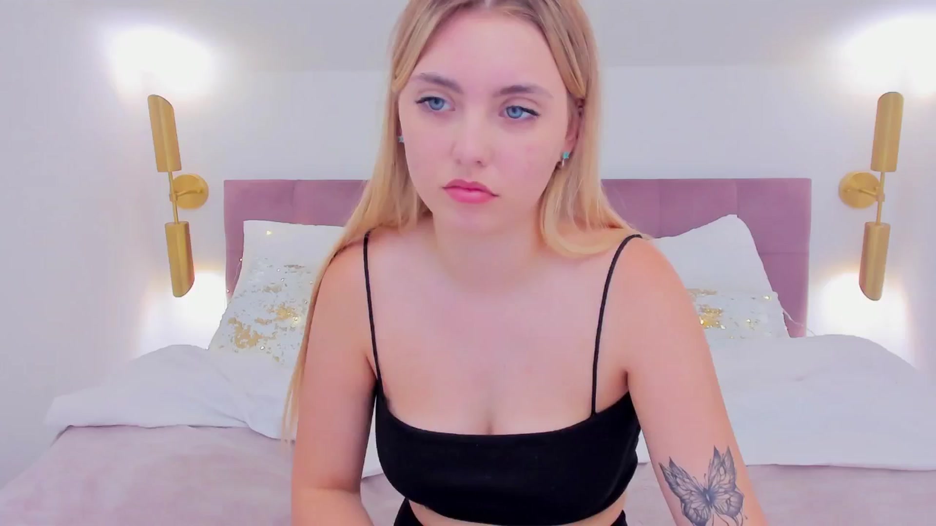 Gallery image thumbnail from JenyDee's myfreecams stream on, 07/21/2024, 17:11 image 11 of 20