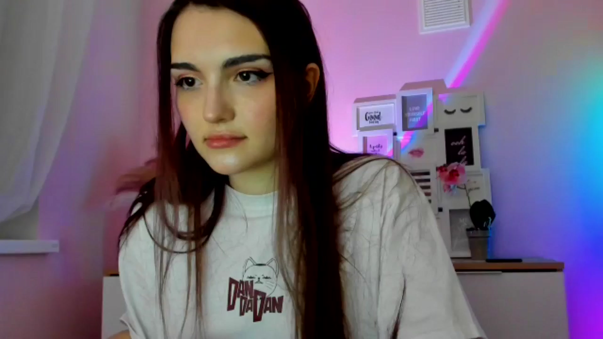 Gallery image thumbnail from JenyStone's myfreecams stream on, 03/09/2025, 11:59 image 1 of 20