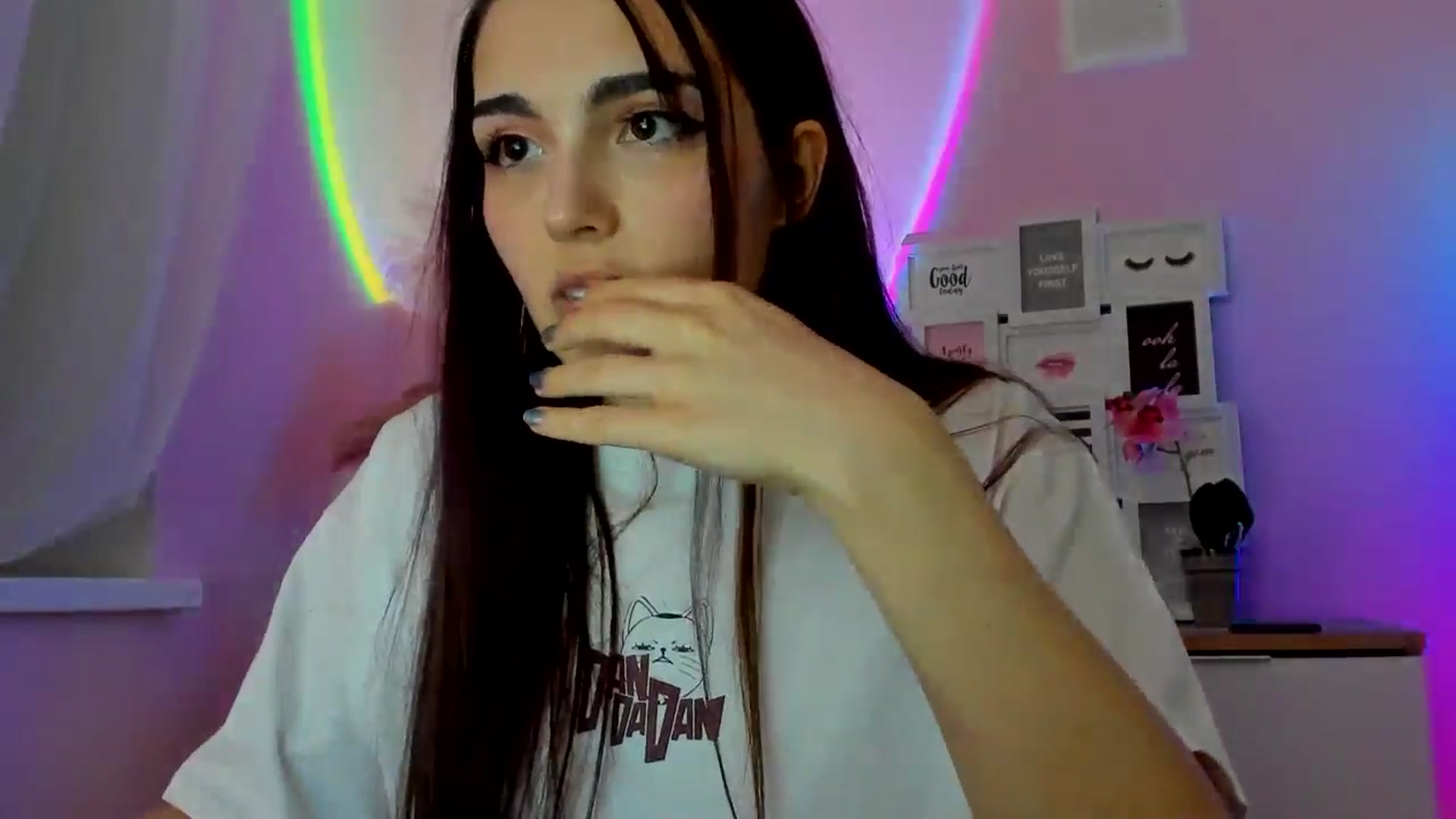 Gallery image thumbnail from JenyStone's myfreecams stream on, 03/09/2025, 14:11 image 7 of 20