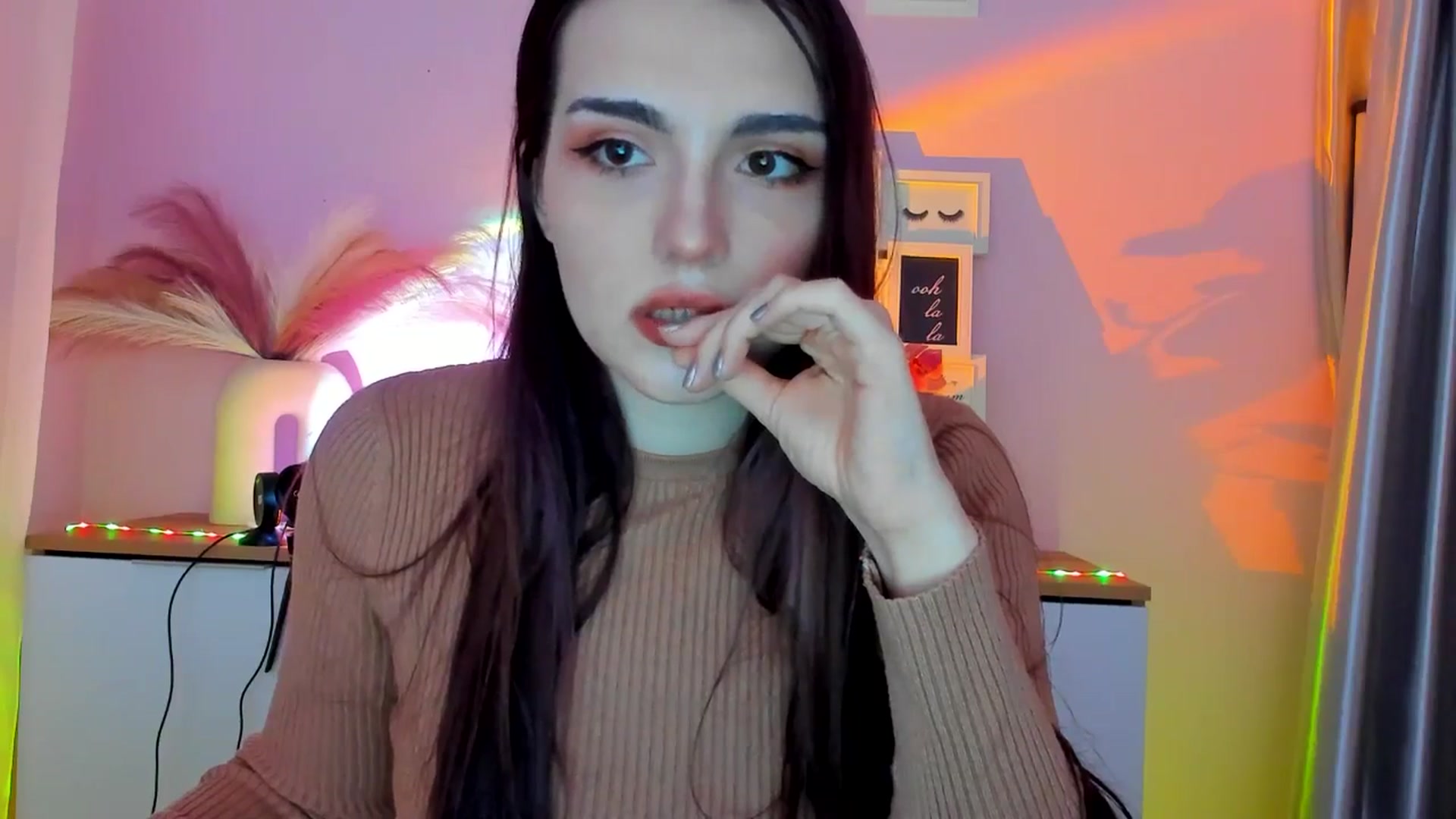 Gallery image thumbnail from JenyStone's myfreecams stream on, 03/10/2025, 11:01 image 13 of 20