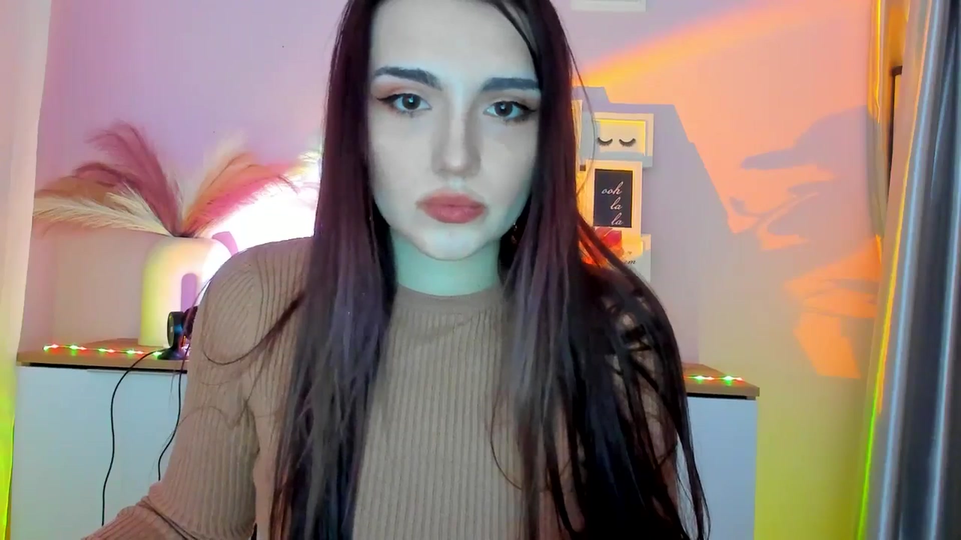 Gallery image thumbnail from JenyStone's myfreecams stream on, 03/10/2025, 11:01 image 10 of 20