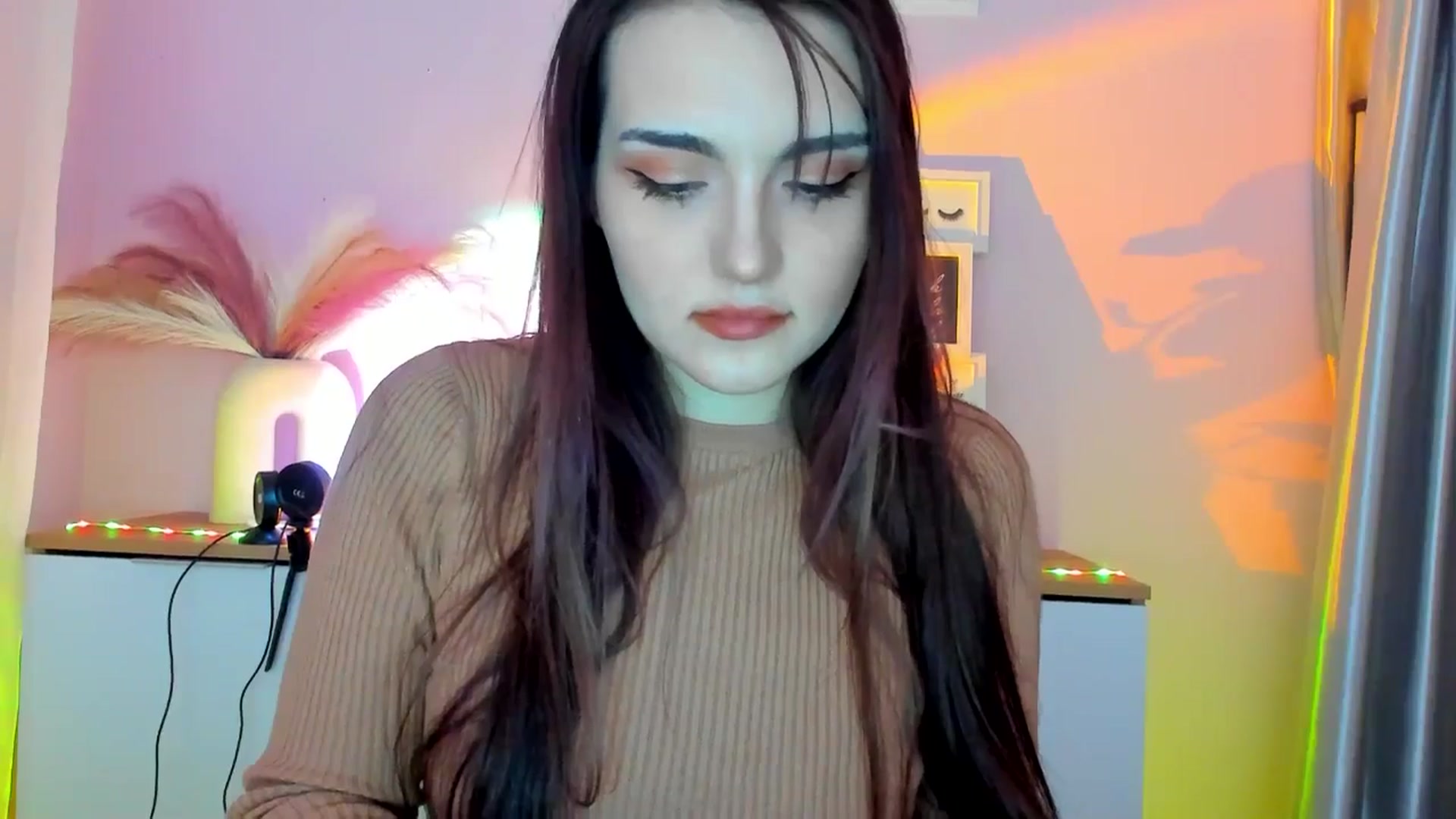 Gallery image thumbnail from JenyStone's myfreecams stream on, 03/10/2025, 11:01 image 18 of 20