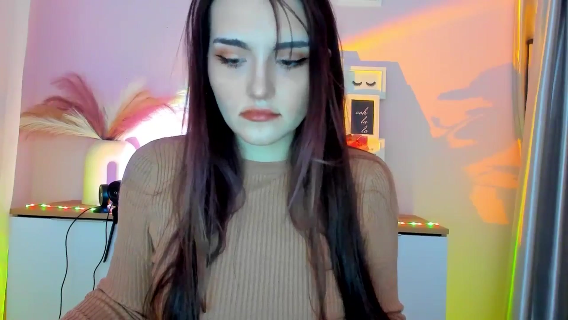Gallery image thumbnail from JenyStone's myfreecams stream on, 03/10/2025, 11:01 image 20 of 20