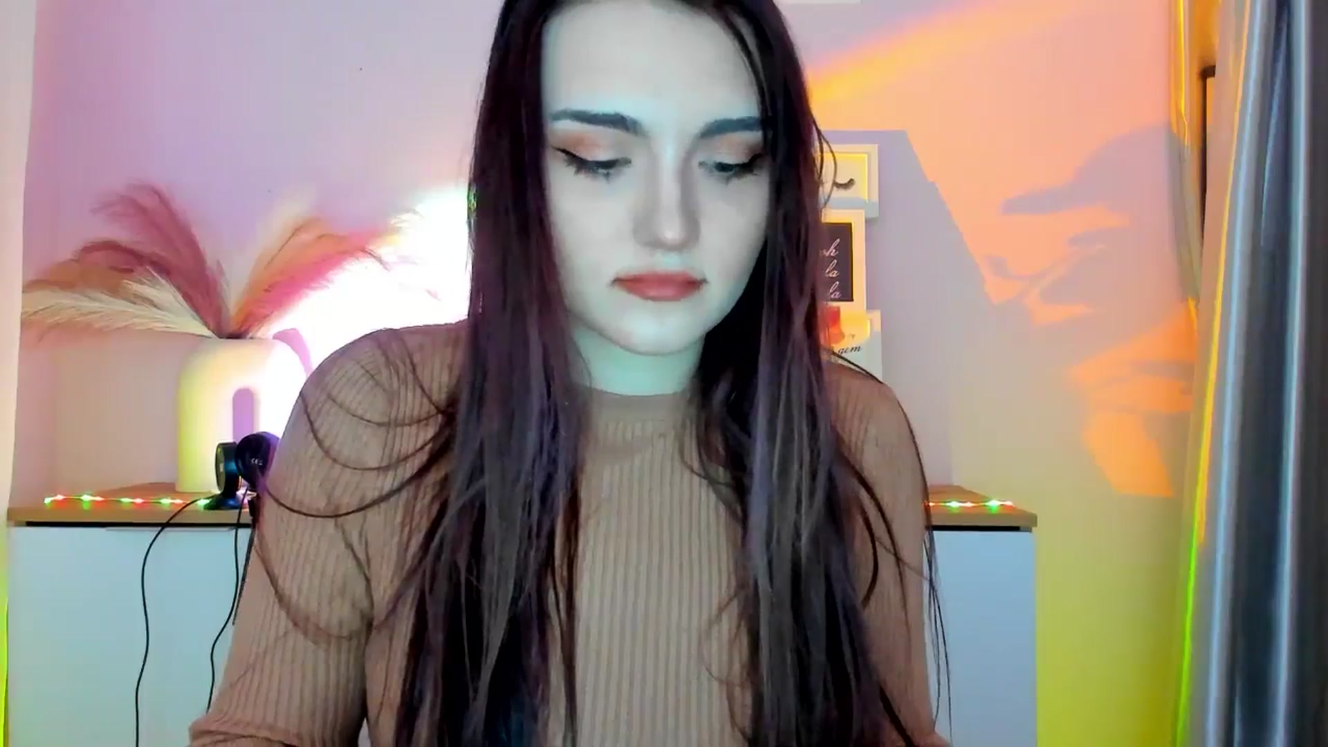 Gallery image thumbnail from JenyStone's myfreecams stream on, 03/10/2025, 11:01 image 6 of 20