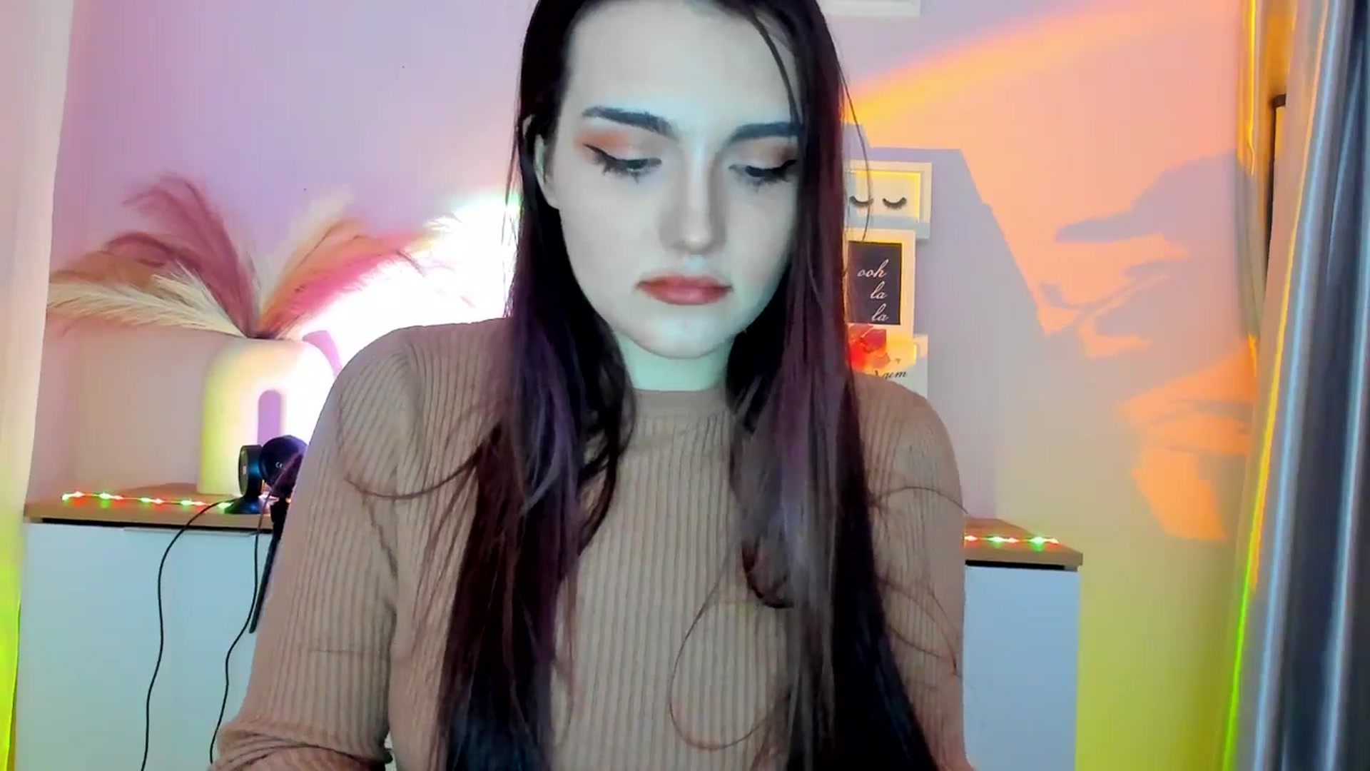 Gallery image thumbnail from JenyStone's myfreecams stream on, 03/10/2025, 11:01 image 15 of 20