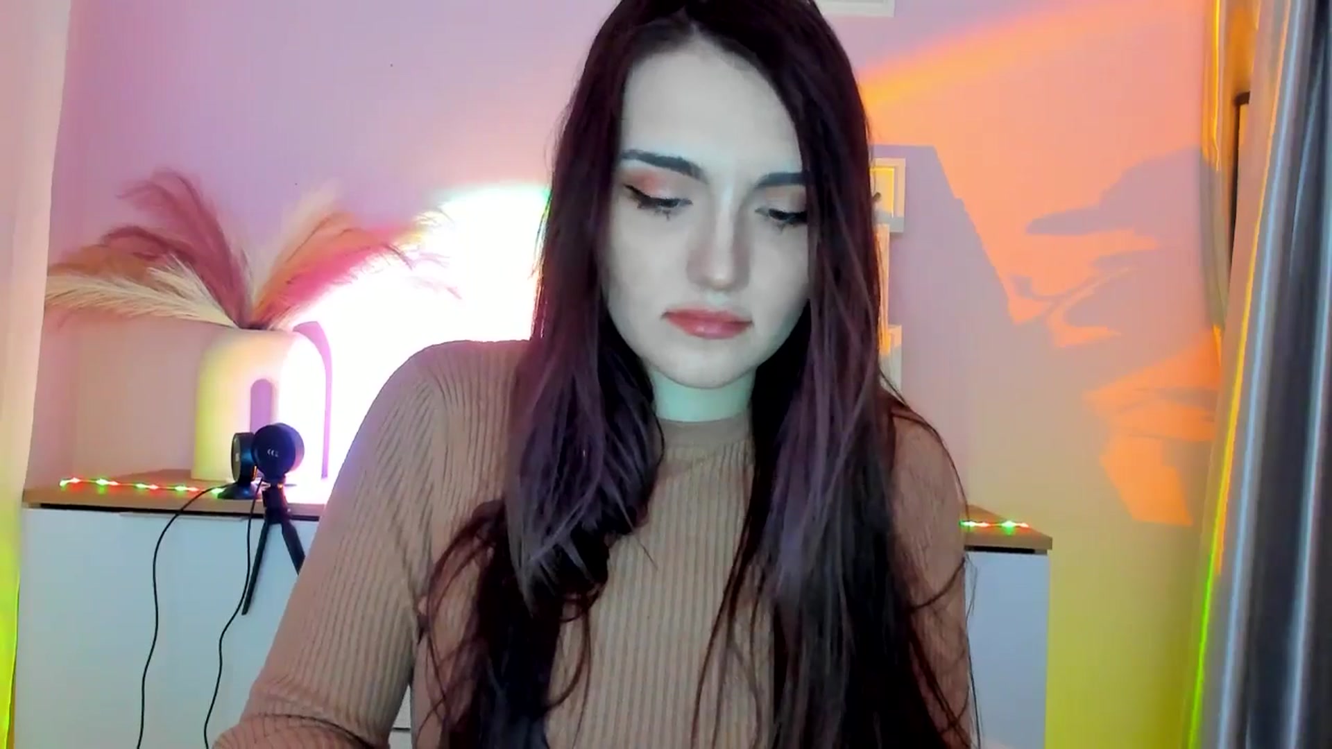 Gallery image thumbnail from JenyStone's myfreecams stream on, 03/10/2025, 12:20 image 2 of 20