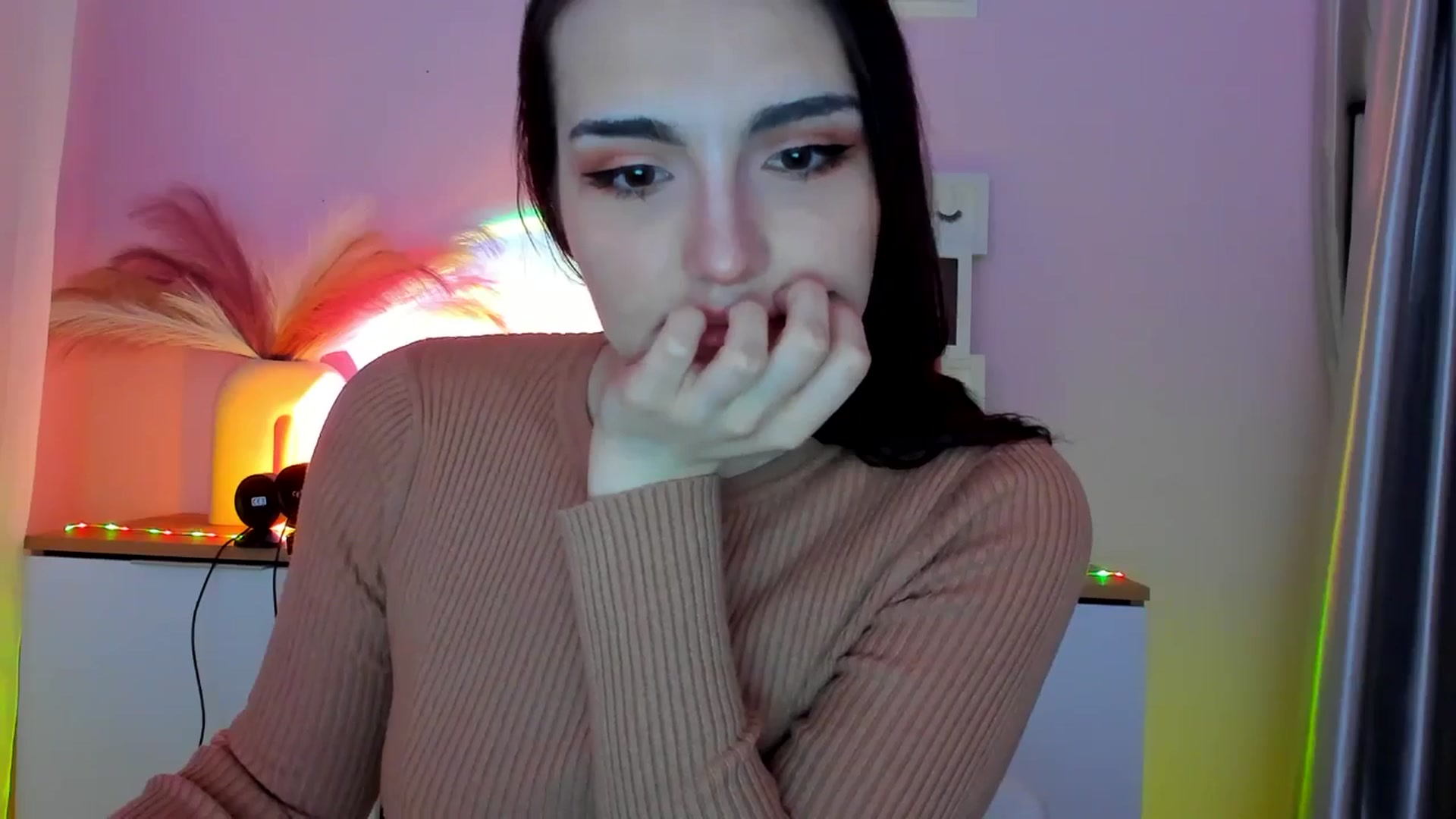 Gallery image thumbnail from JenyStone's myfreecams stream on, 03/10/2025, 12:20 image 5 of 20