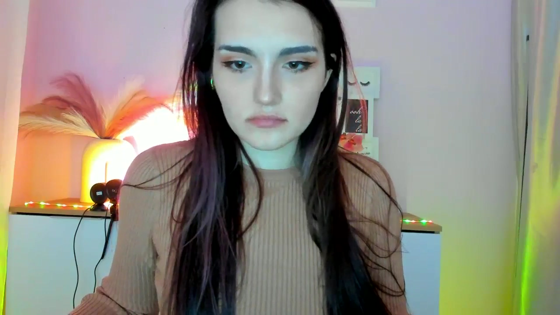 Gallery image thumbnail from JenyStone's myfreecams stream on, 03/10/2025, 13:28 image 17 of 20