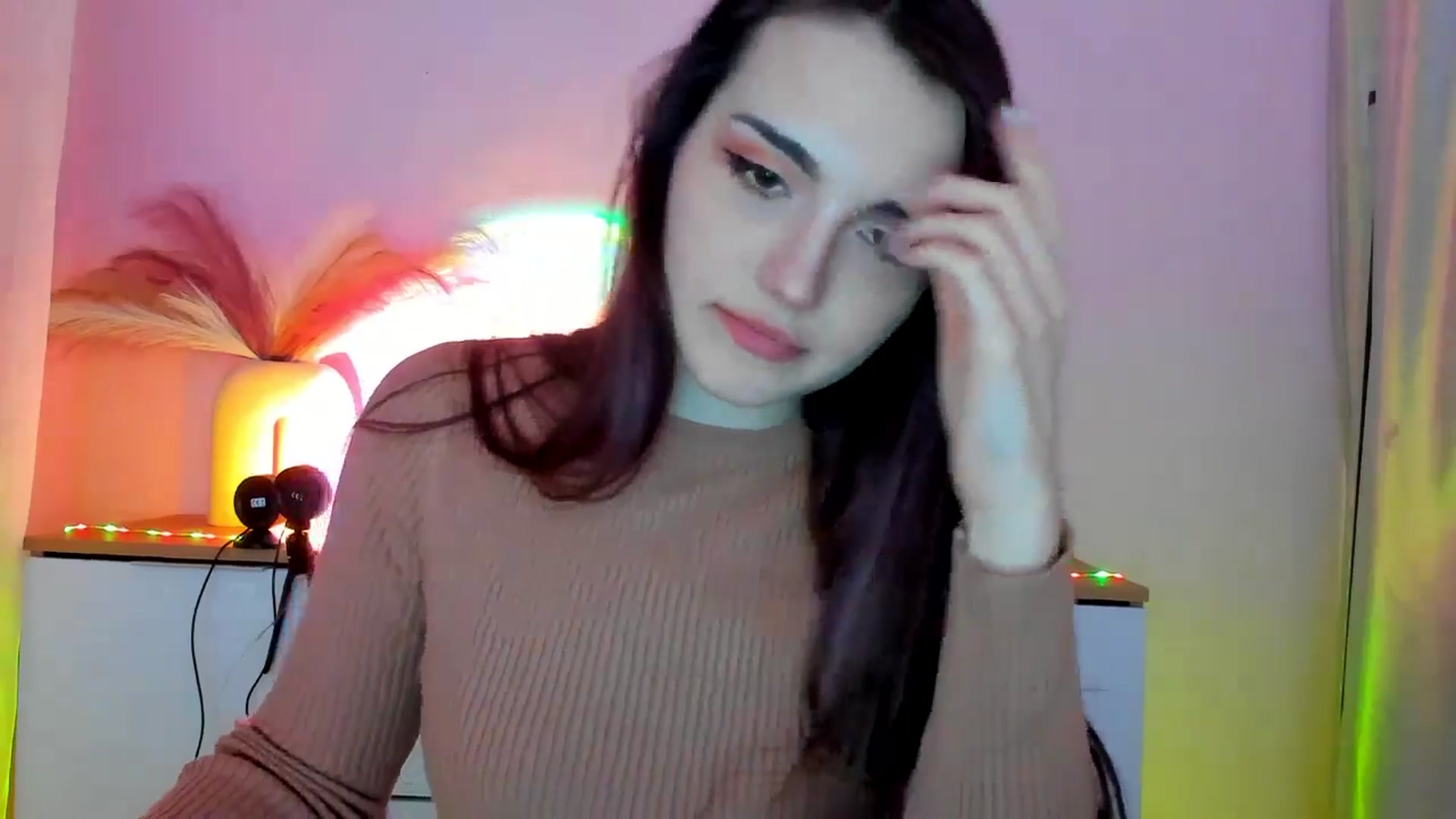 Gallery image thumbnail from JenyStone's myfreecams stream on, 03/10/2025, 13:28 image 10 of 20