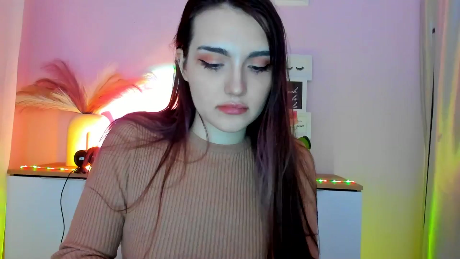 Gallery image thumbnail from JenyStone's myfreecams stream on, 03/10/2025, 13:28 image 1 of 20