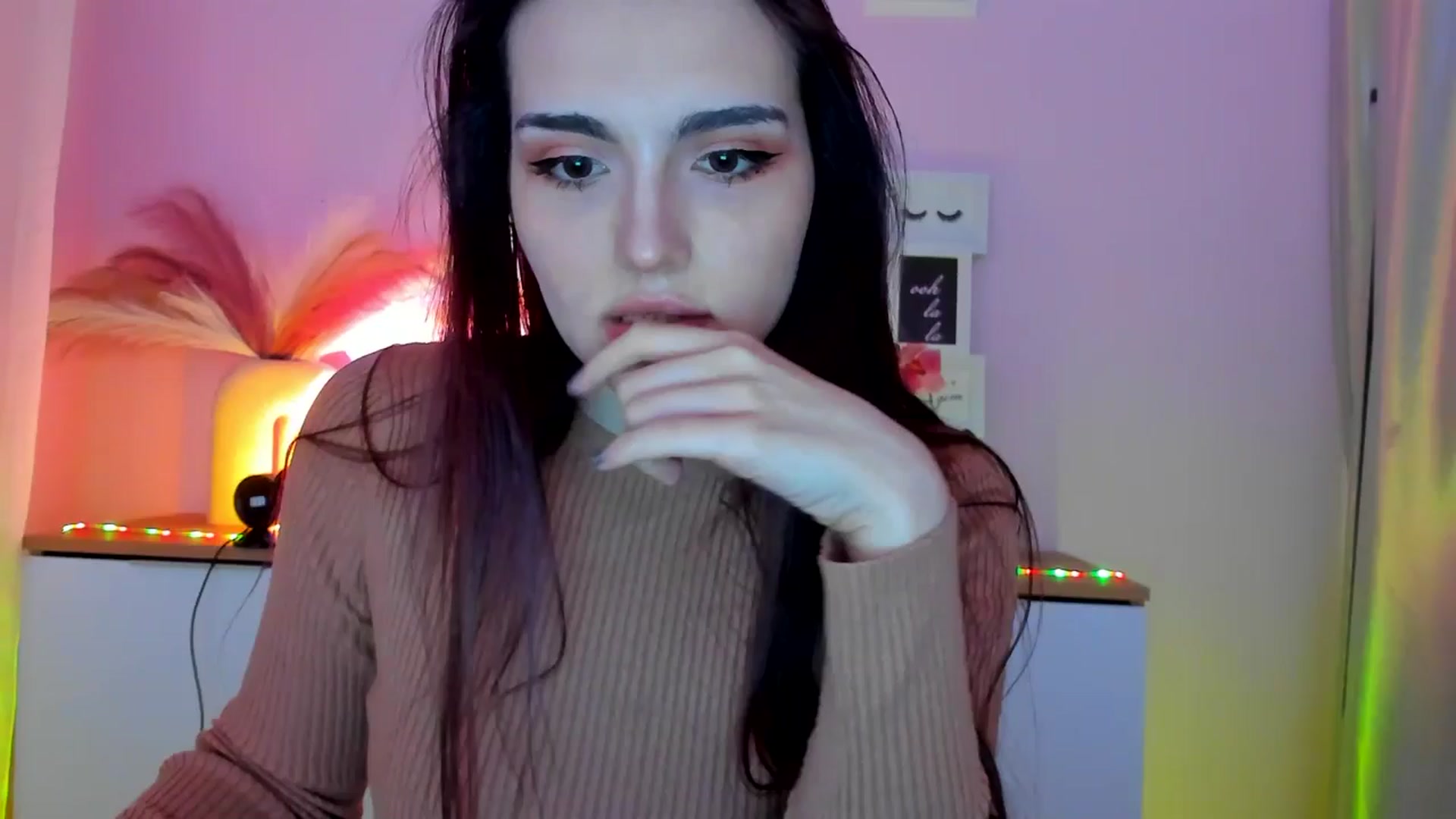 Gallery image thumbnail from JenyStone's myfreecams stream on, 03/10/2025, 13:28 image 12 of 20