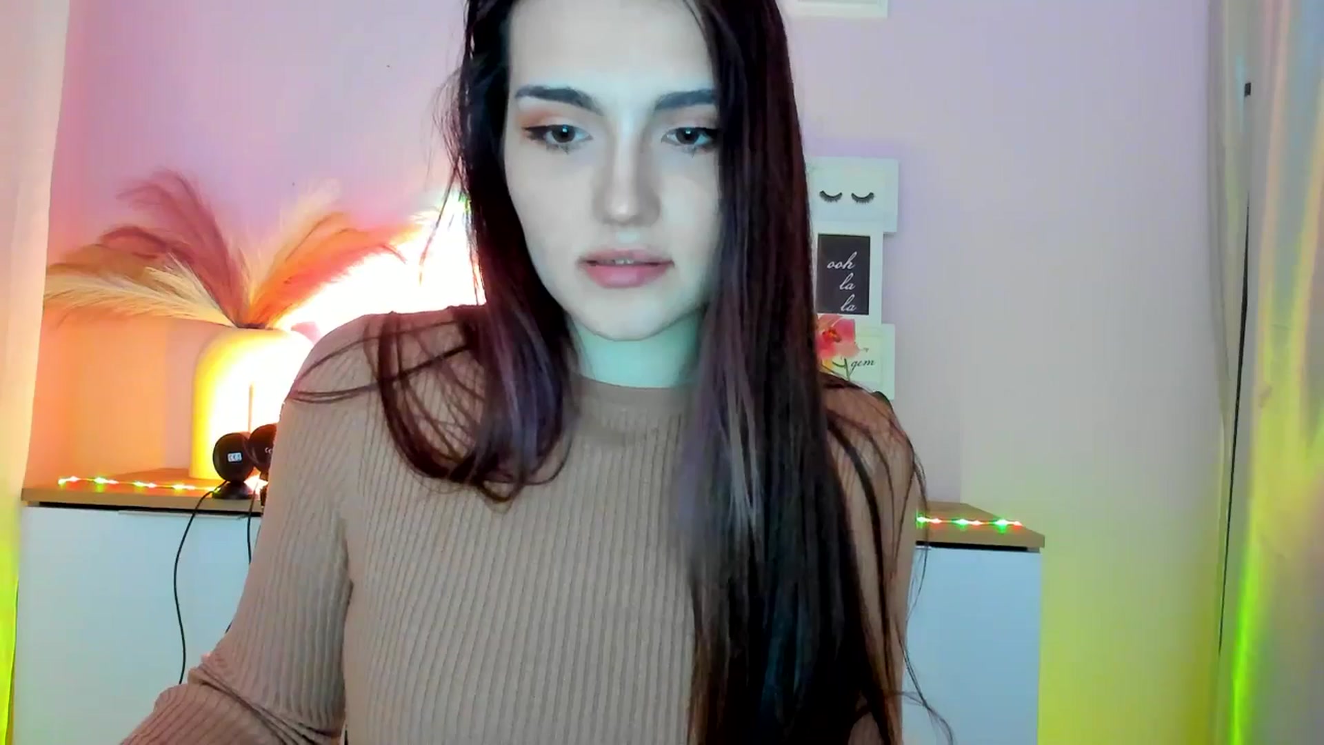 Gallery image thumbnail from JenyStone's myfreecams stream on, 03/10/2025, 13:28 image 11 of 20