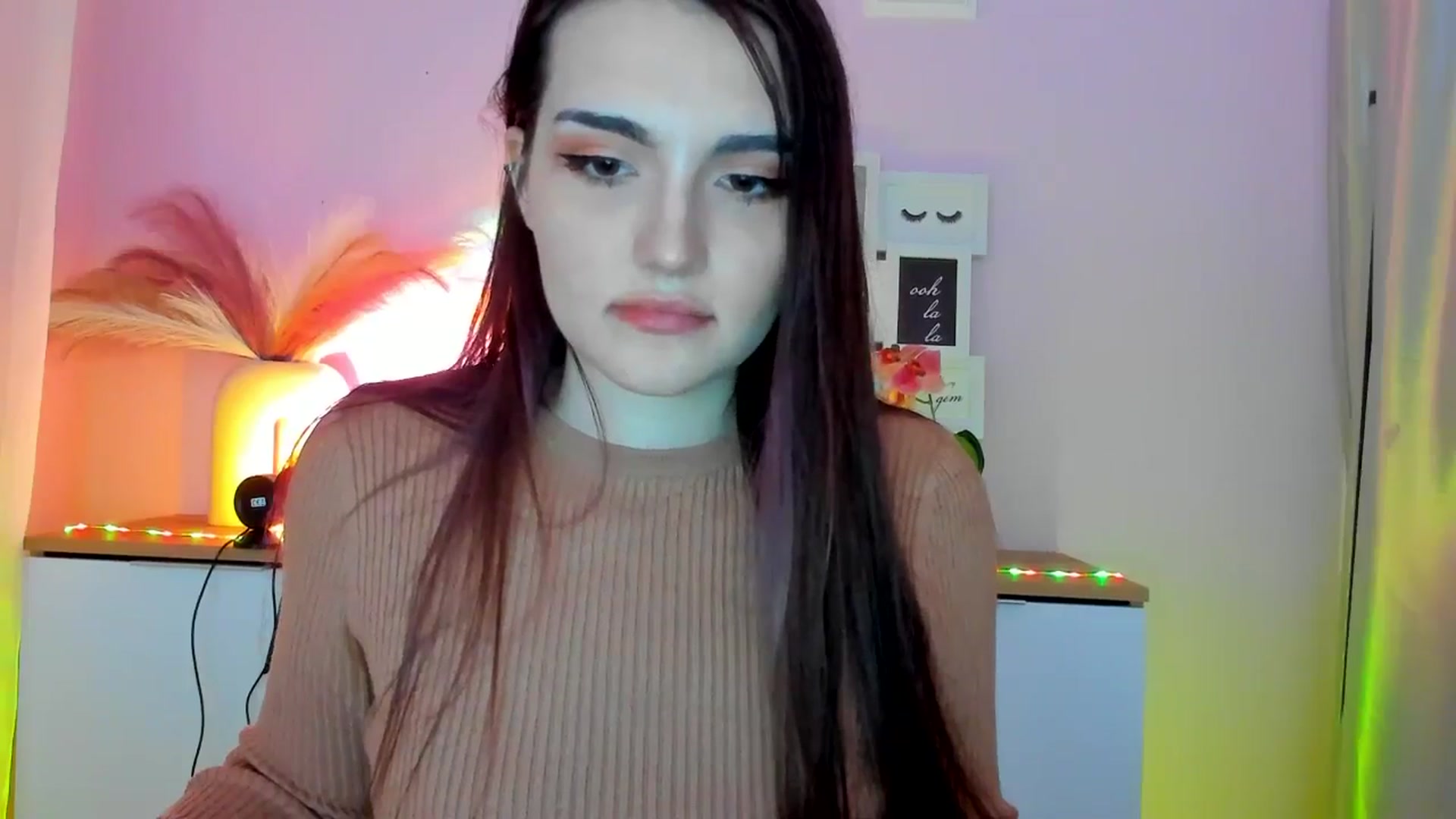 Gallery image thumbnail from JenyStone's myfreecams stream on, 03/10/2025, 13:28 image 5 of 20