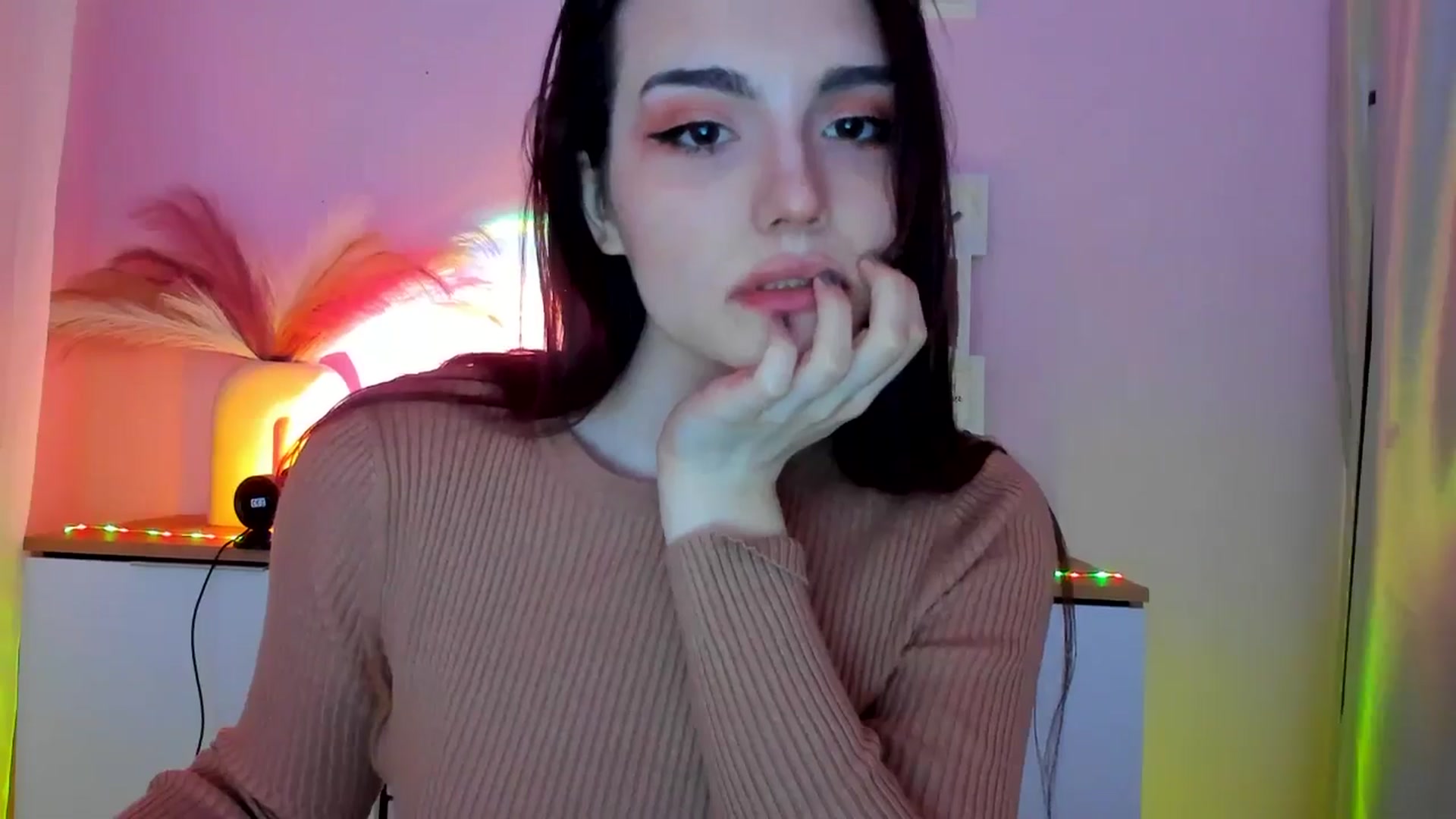 Gallery image thumbnail from JenyStone's myfreecams stream on, 03/10/2025, 13:28 image 6 of 20