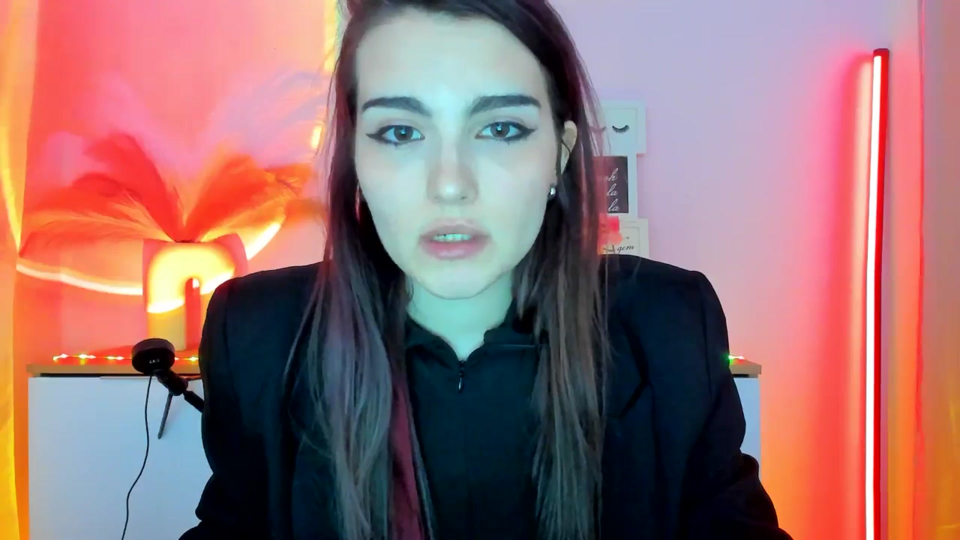 Gallery image thumbnail from JenyStone's myfreecams stream on, 03/11/2025, 12:53 image 17 of 20