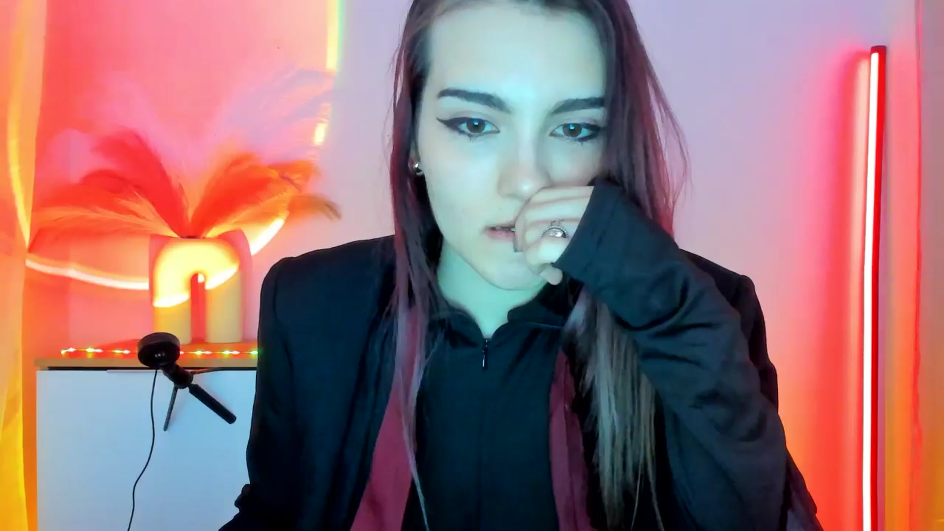 Gallery image thumbnail from JenyStone's myfreecams stream on, 03/11/2025, 12:53 image 6 of 20