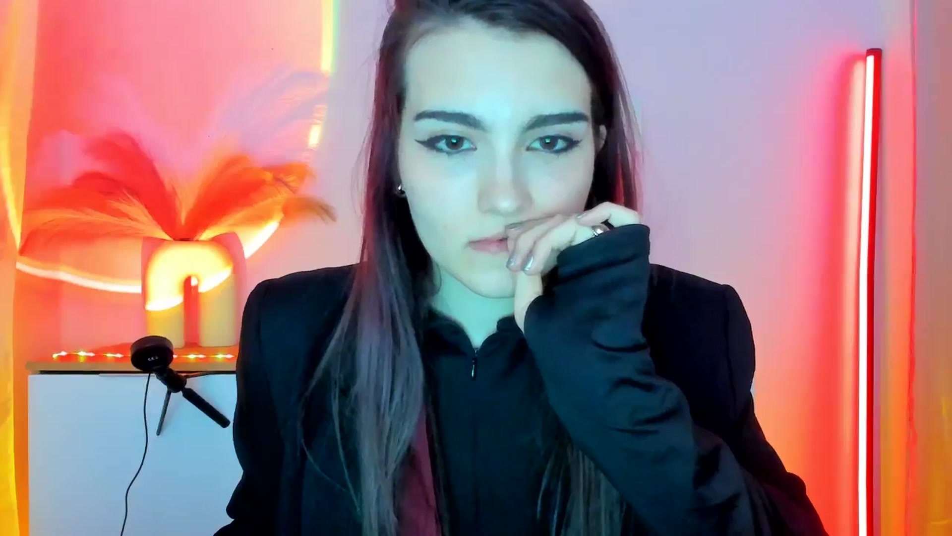 Gallery image thumbnail from JenyStone's myfreecams stream on, 03/11/2025, 12:53 image 19 of 20