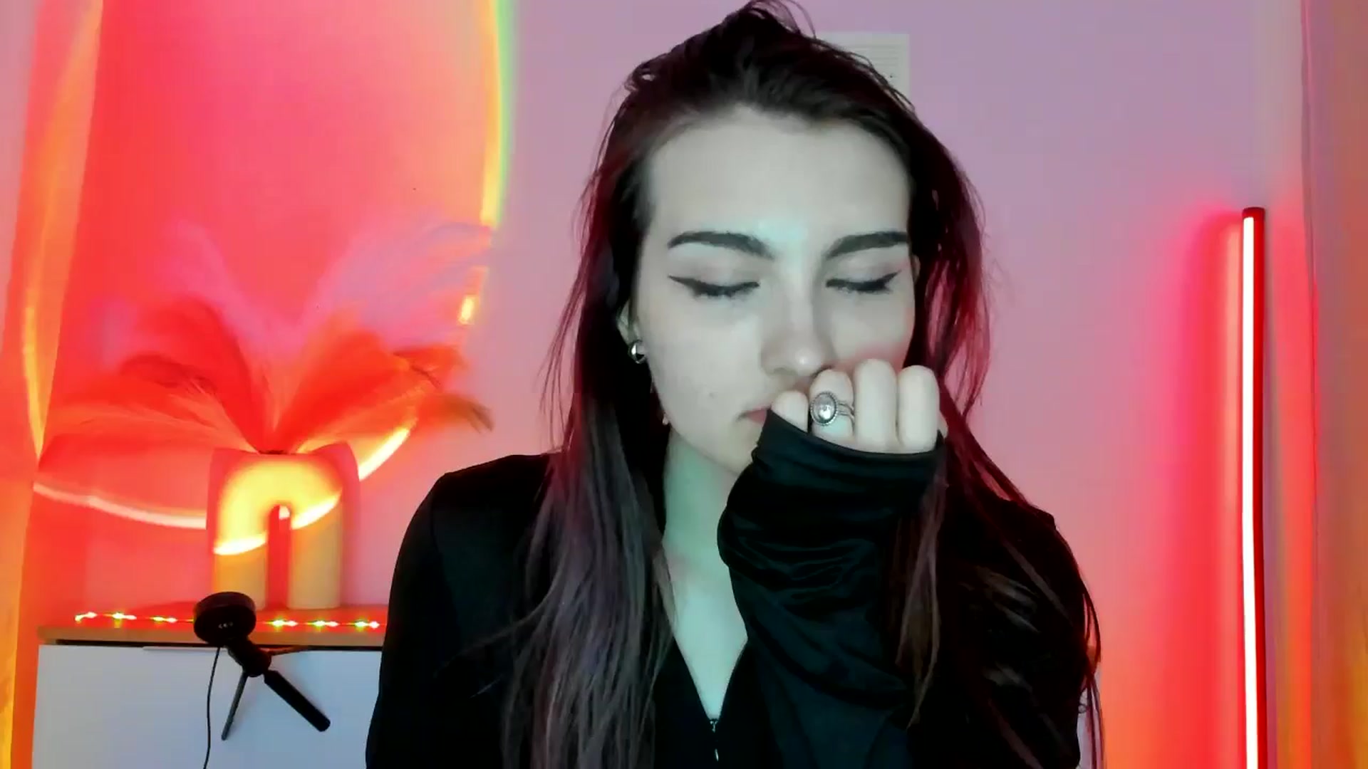 Gallery image thumbnail from JenyStone's myfreecams stream on, 03/11/2025, 14:49 image 5 of 20
