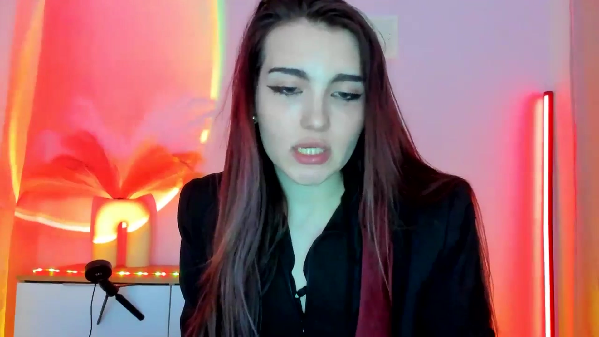 Gallery image thumbnail from JenyStone's myfreecams stream on, 03/11/2025, 14:49 image 19 of 20